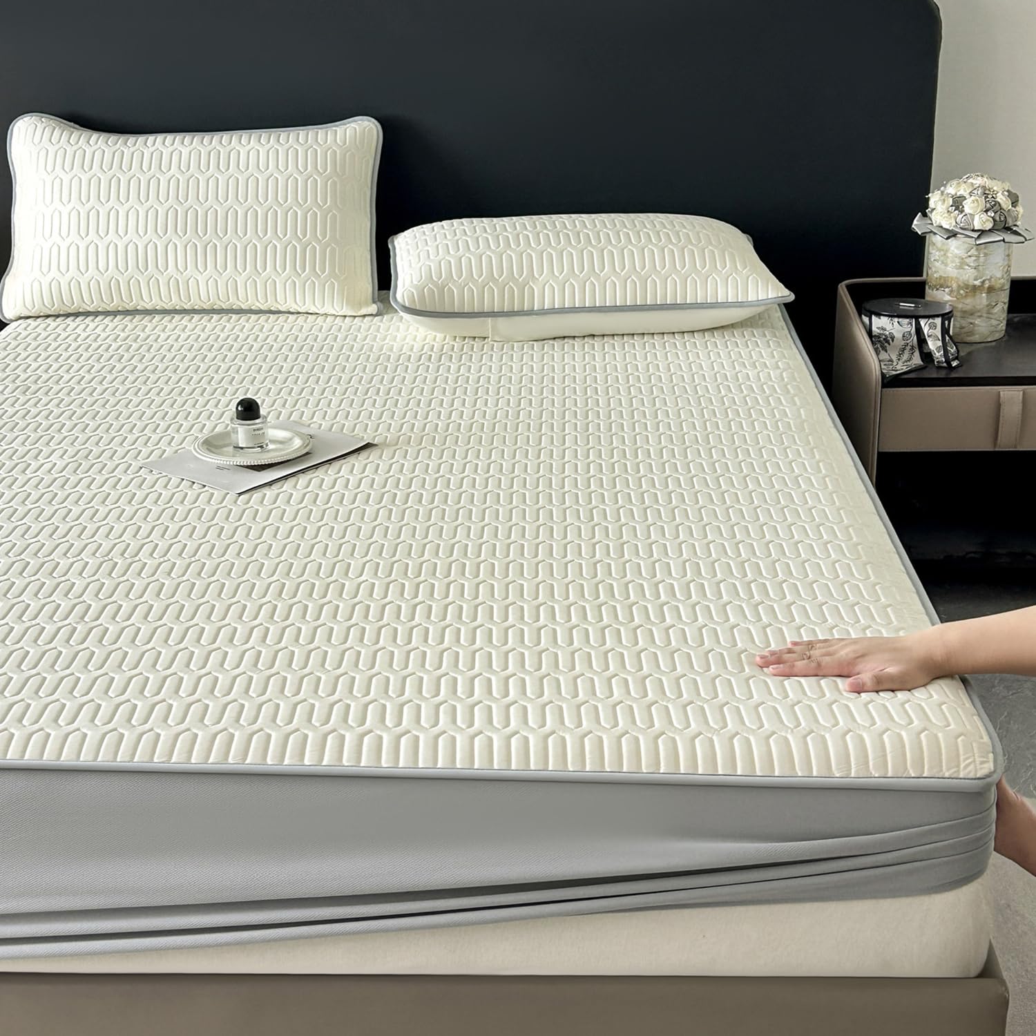 LDLCYCN ,beige,180 * 200cm, Cooling Mattress Protector Queen Breathable Mattress Pad Cover Fitted Sheet