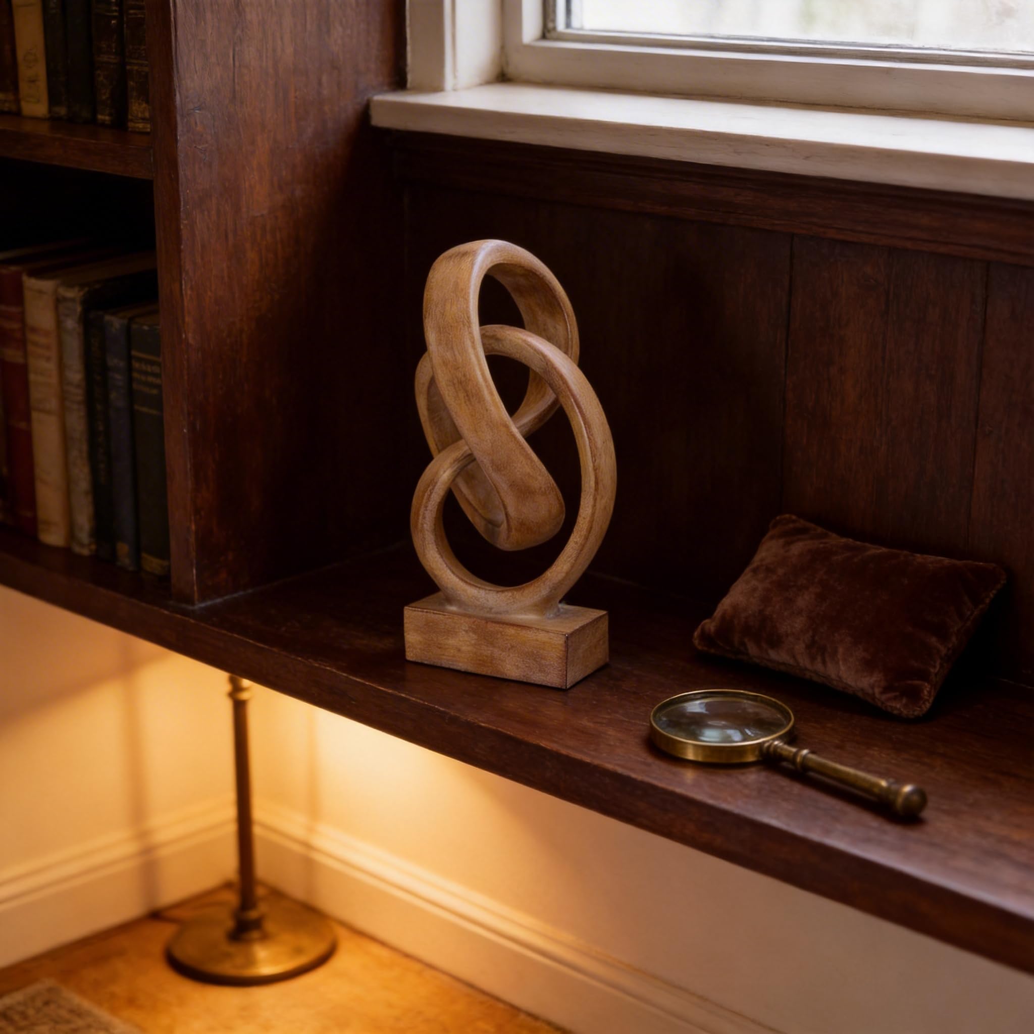 WUBIANJIE Moderne abstrakte Knotenskulptur, künstlerisch von Mobius inspirierte Harzdekoration, elegante Dekoration für Zuhause und Büro, Holzfarbe