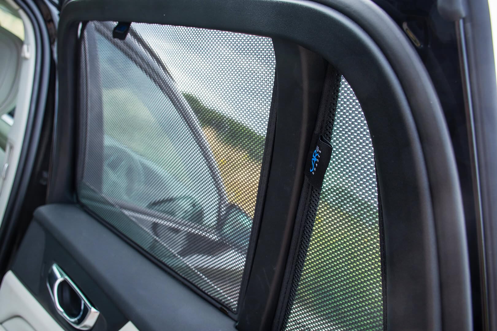 CAR SHADES zestaw (tylne drzwi boczne) kompatybilny z Volvo V60 II 2018- (4-częściowy) - niestandardowe osłony przeciwsłoneczne do samochodów, czarny