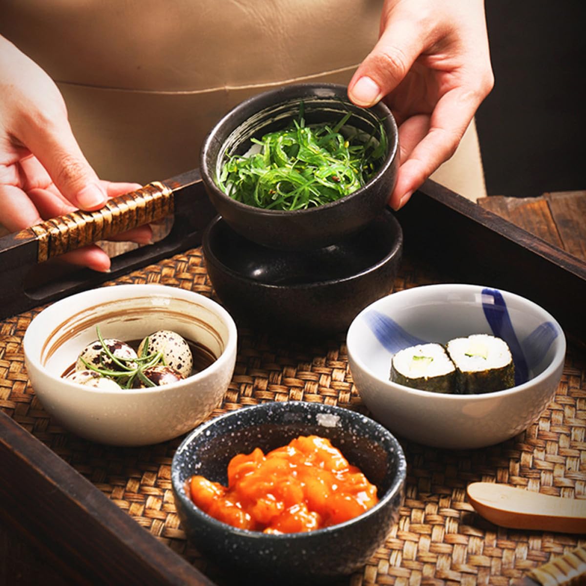 SHINEOFI Set de 4 Bols à Sauce Céramique Style Japonerie, Plats à Trempette Délicats et Créatifs Maison, pour Servir Snacks et Conserver Sauces