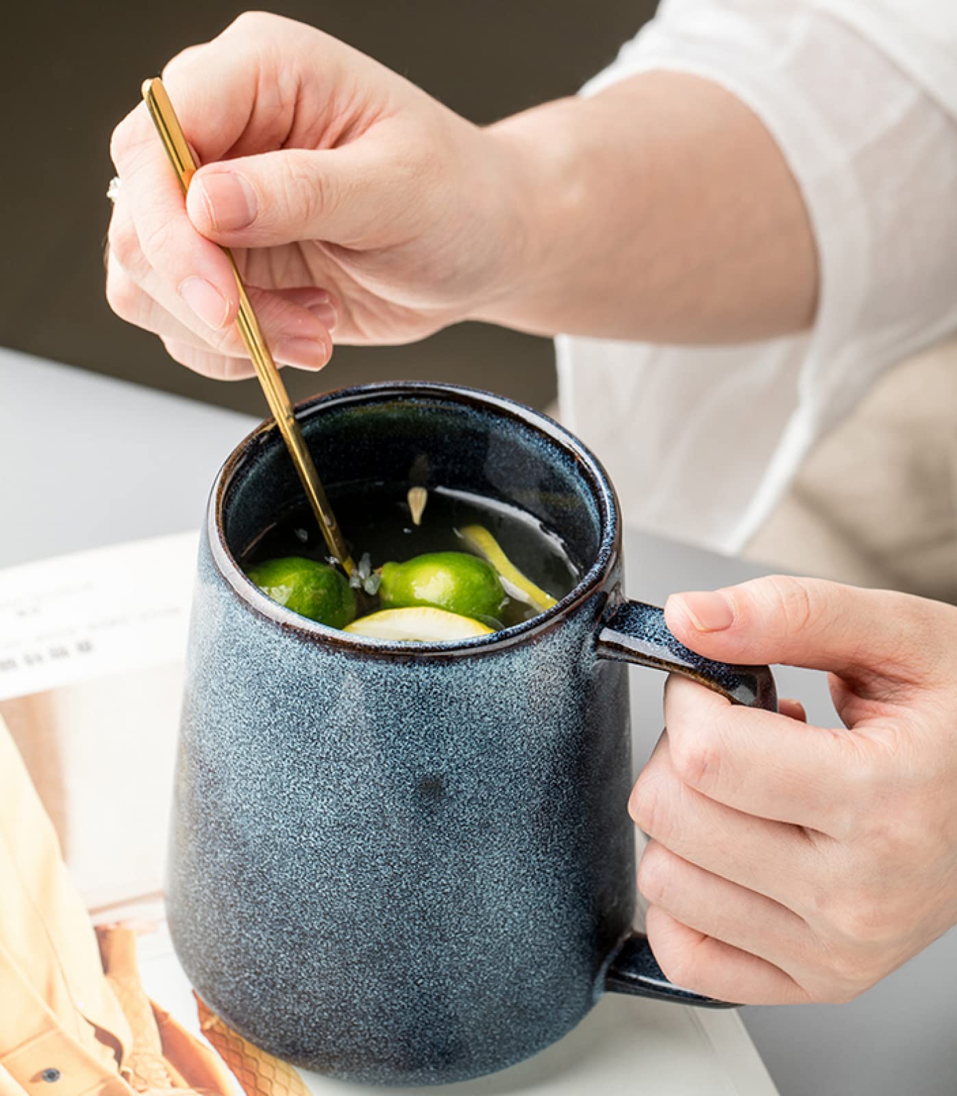 Tazza da caffè in ceramica Cielo stellato blu con cucchiaio e coperchio Tazza da tè Tazza da caffè in ceramica fatta a mano Tazza regalo per ufficio e casa