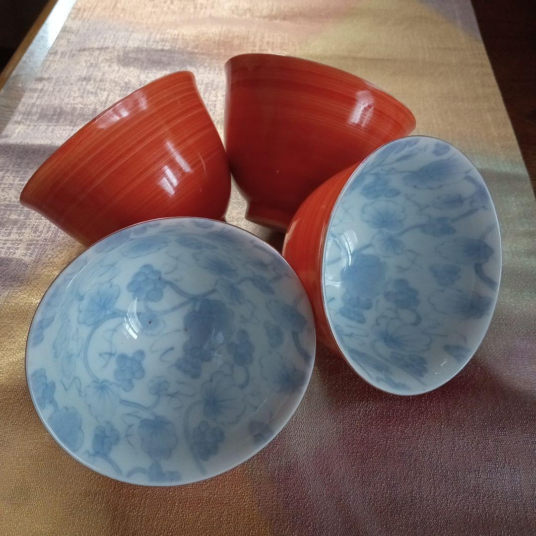 青い花模様 湯飲みと皿のセット