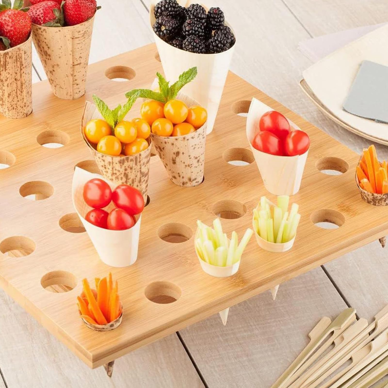 Support de cônes alimentaires en bois – Présentoir carré à 36 trous pour cônes de crème glacée, support à sushis et pop-corn pour fête d'anniversaire, buffet, restaurant, collations, desserts