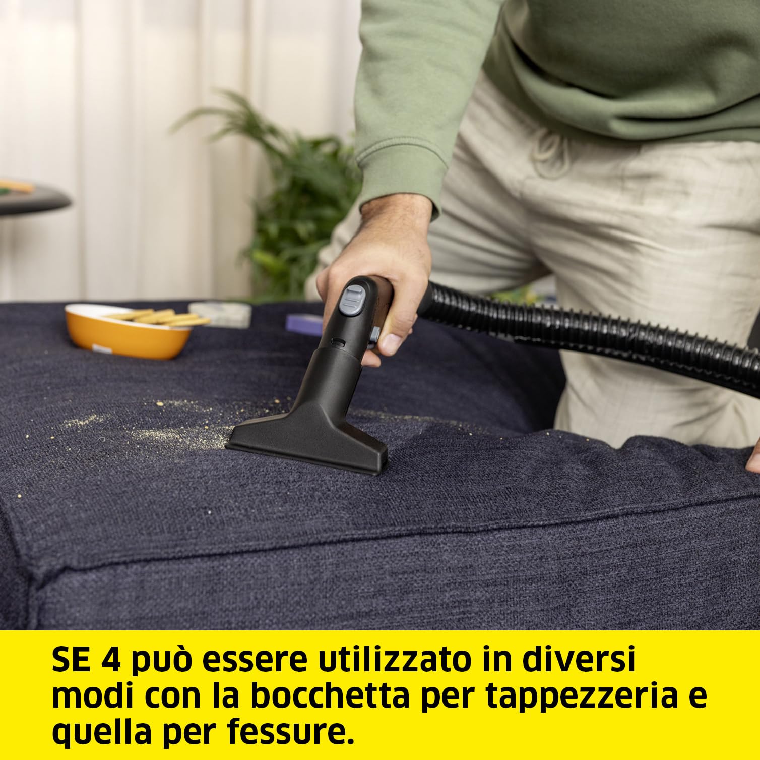 KÄRCHER Lavatappeti Smacchiatore SE 4, serbatoio dell'acqua pulita e sporca: 4 l, bocchetta per pavimenti con attacco per superfici dure, clip per tappeti, bocchetta per fessure e poltrone