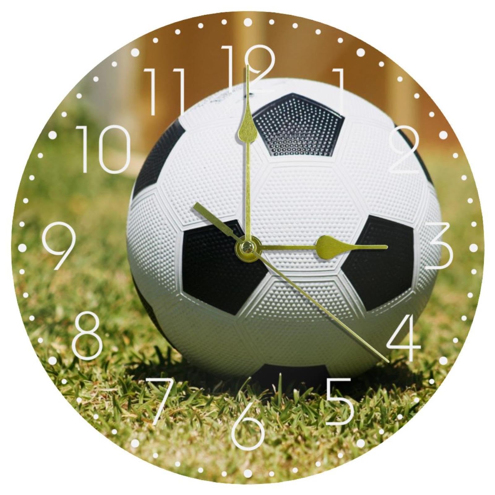 Horloge murale silencieuse en acrylique premium au design de football épuré et durable