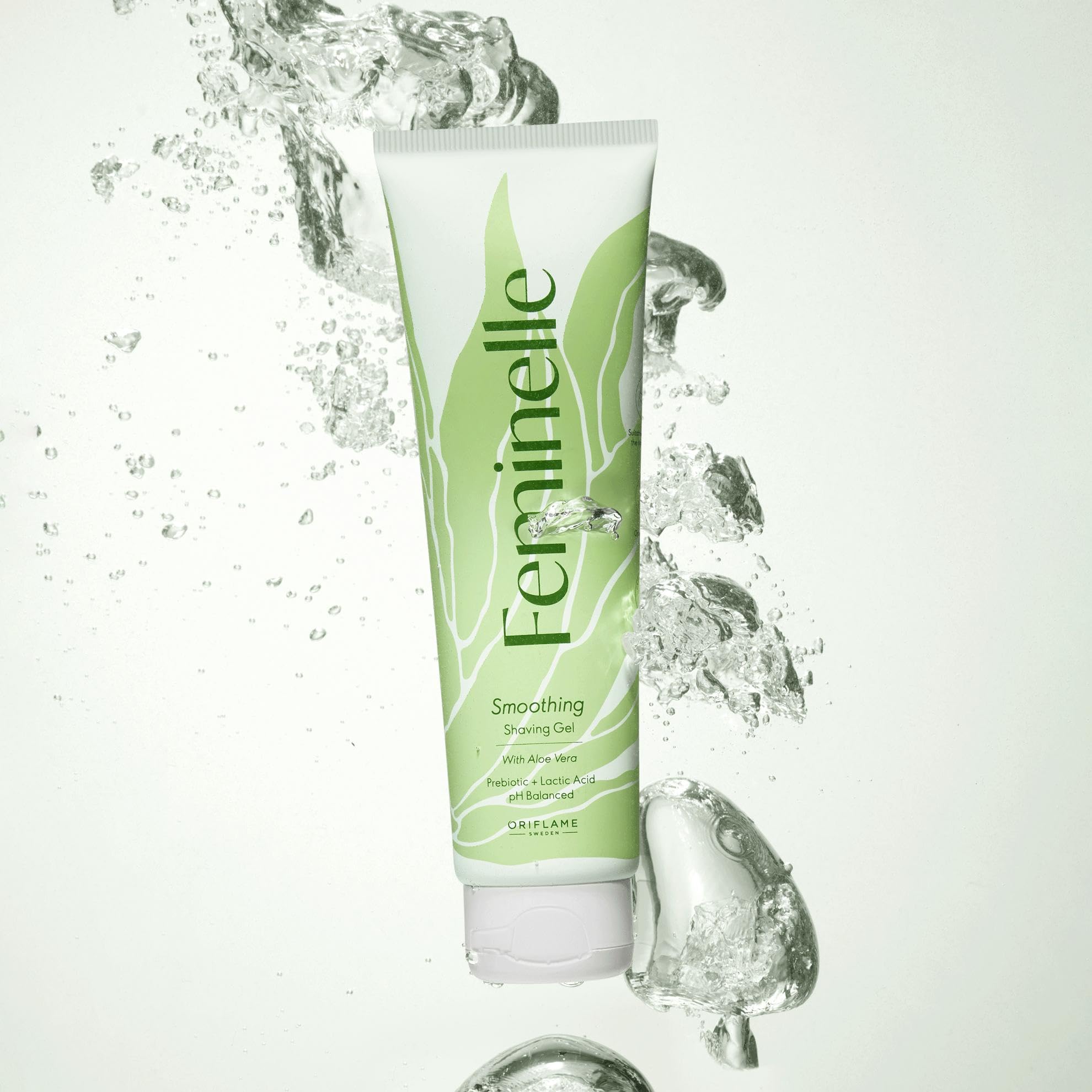 Oriflame Feminelle Smoothing Shaving Gel with Aloe Vera, Suitable for Intimate Area, Optimal Glide 3