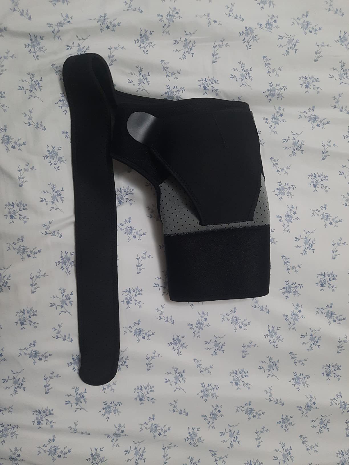 Sparthos Shoulder Brace Support and Compression Sleeve for Torn