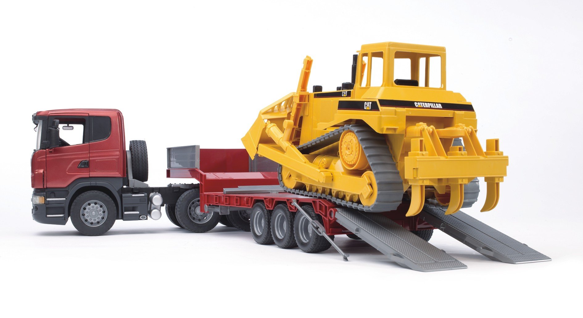 Bruder SCANIA トラック CATブルドーザー Bruder Scania R-Series Low Loader with Cat Bulldozer : Amazon.com