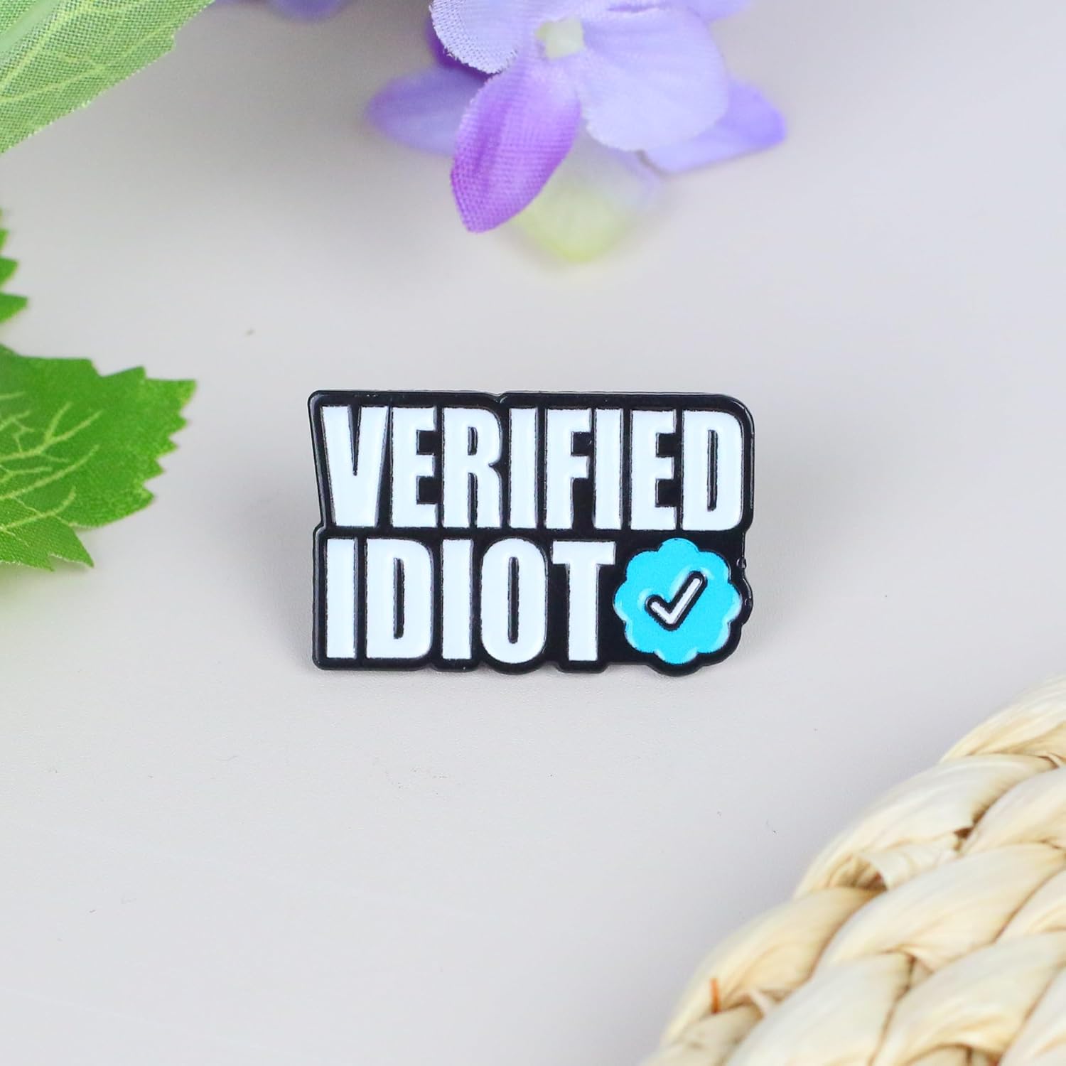 Verified Idiot Enamel Pin, Funny Sarcasm Brooch, Gift For Sarcasm Lover Sarcastic Sassy Girl Women, Hilarious Gift For Sassy Person, Humor Quote Sayings Decoration Pin Jewelry Accessories