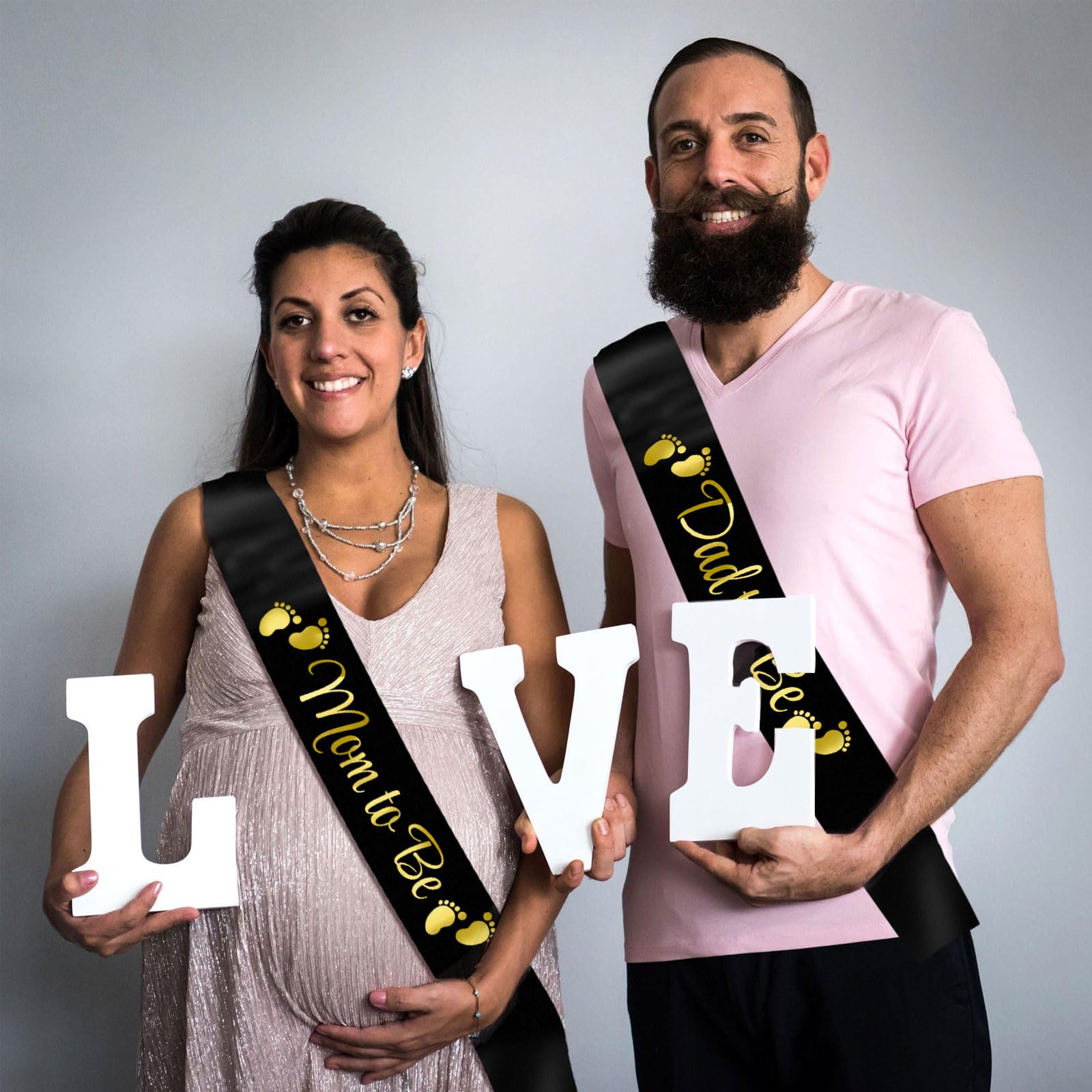 2pcs Mom to be and Dad to be Baby Shower Sash?Black Satin with Gold Letters Sash for New Mom Dad Baby Shower Party Gender Reveal Supplies Decorations