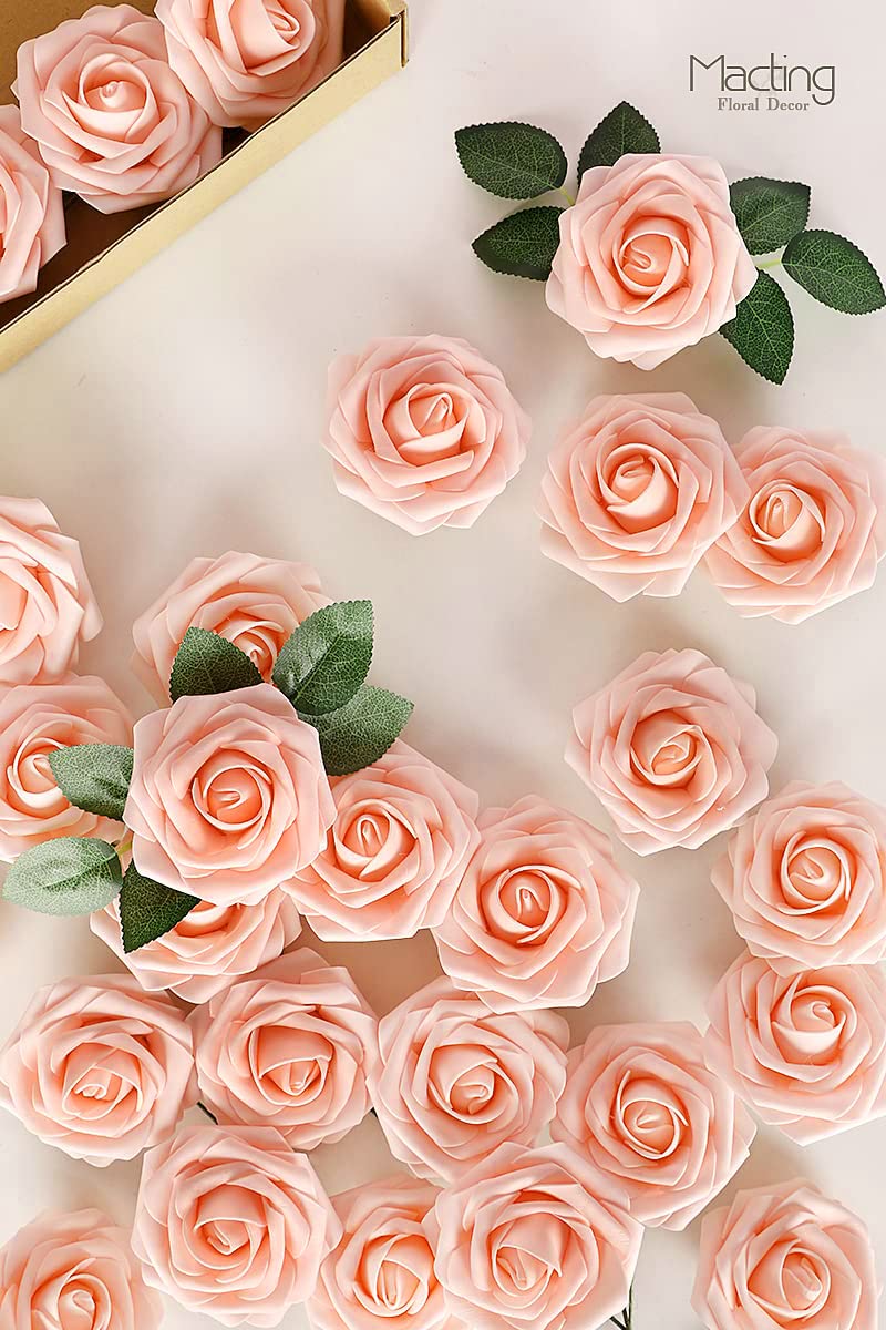 MACTING Sztuczne kwiaty Blush Foam Roses 30pcs Prawdziwe spojrzenie fałszywych róż z łodygą do DIY Bukiety ślubne Centerpieces Prysznic dla nowożeńców Party Dekoracje domu