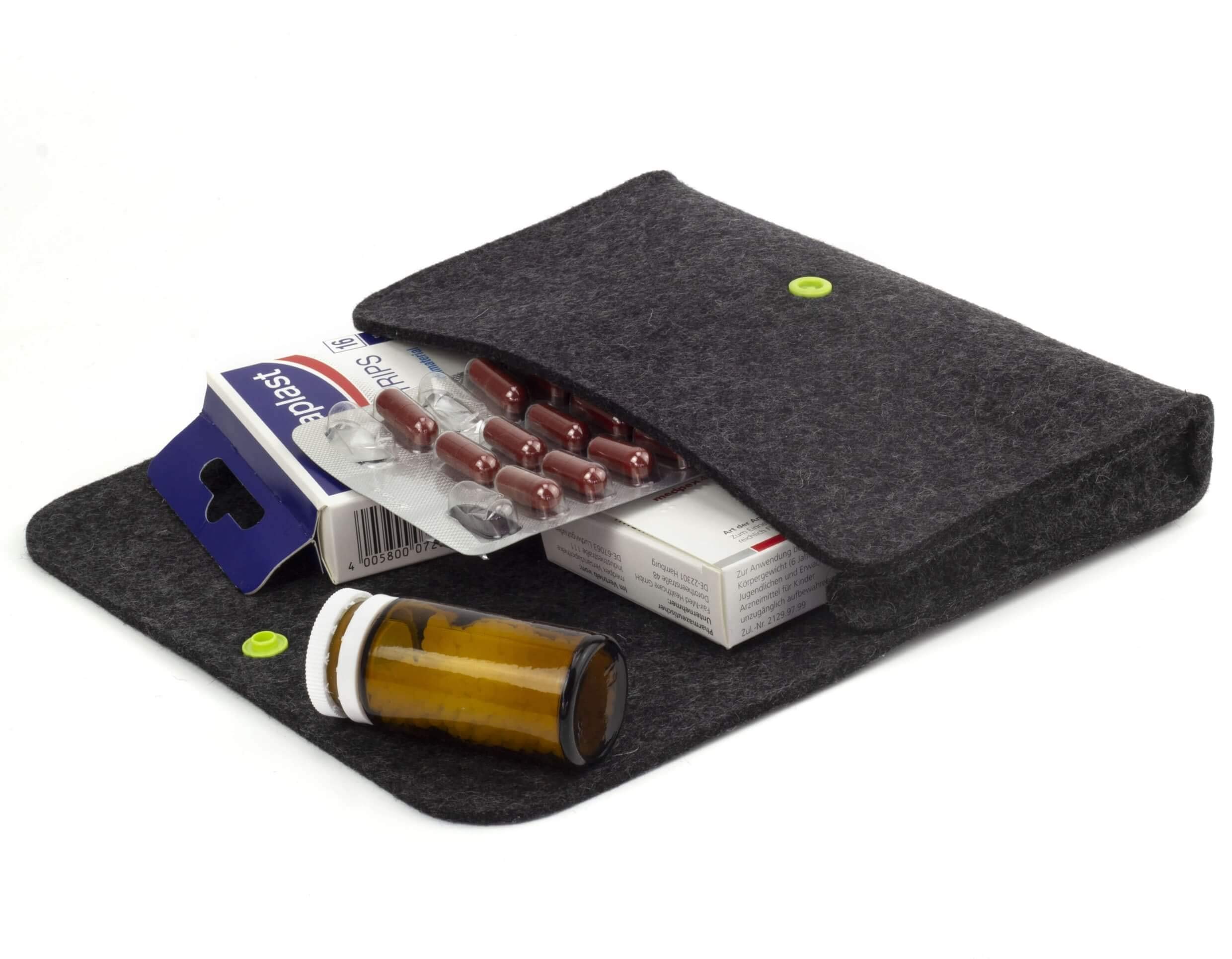 Stilbag Tasche für Elektronik Zubehör aus Wollfilz anthrazit, Knopf apfelgrün