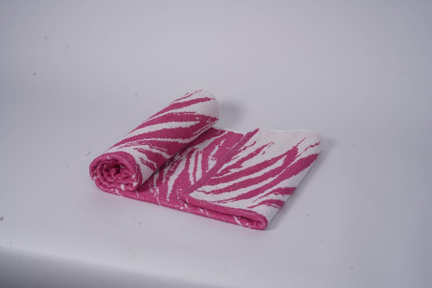 Pink White Jacquard Beach Towels – 2 Pack | Soft Cotton, Quick Dry, Lightweight | Oversized 100% Cotton 30x60 Inches | Stylish, Travel-Friendly, Pool Essentials