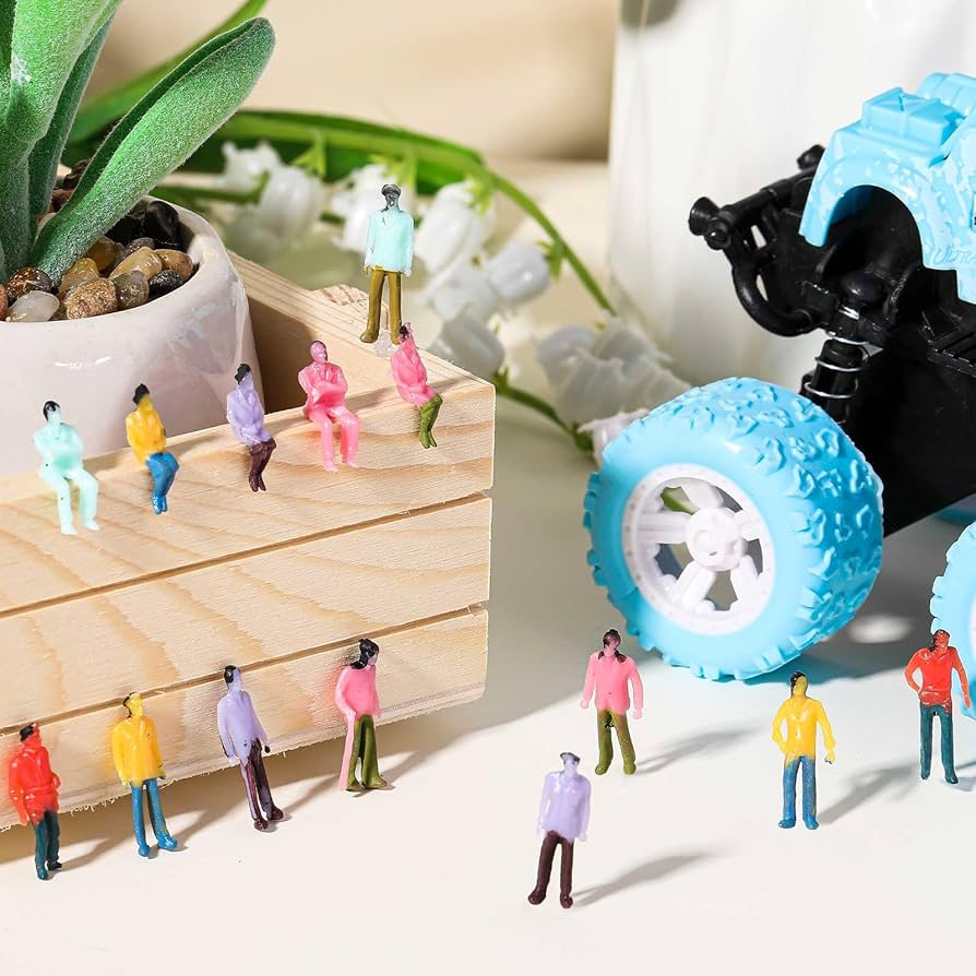 Namalu 14 Pcs 1: 25 Scale Miniature People Figurines India