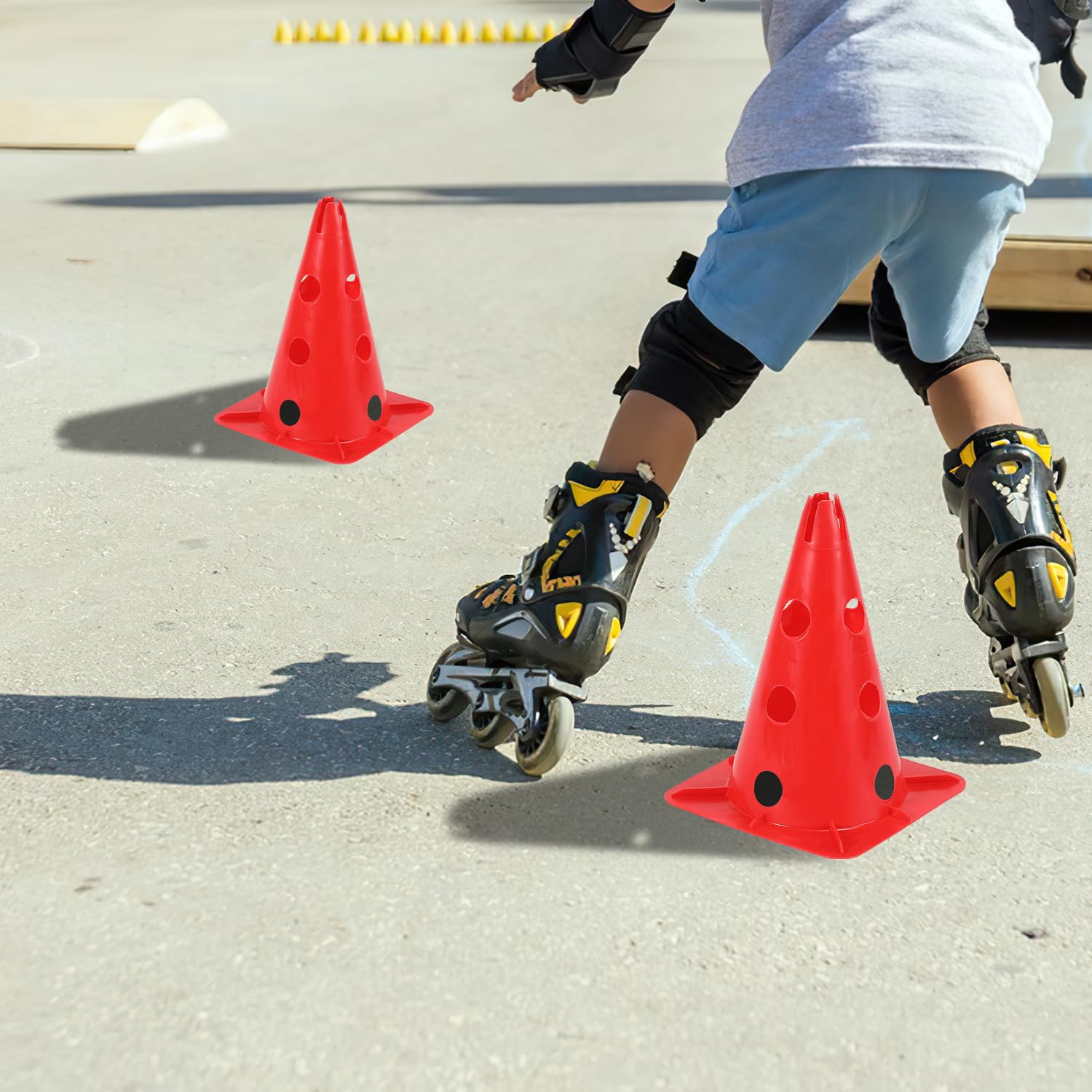 Steckhürdenset 12 Kegel mit 6 Stangen, Agility Hürden Steckhürden Set, Koordinationstraining für Kinder Hunde Teamsport Fussball, Multifunktionskegel, für Fußball, Hundesport