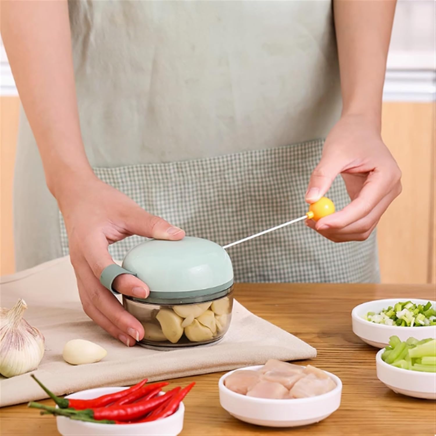 Hand Pull String Garlic Mincer Onion Cutter, Plastics, Mini Manual Food Processor Vegetable Chopper, for Veggies, Fruits, Salad, Nuts, Herbs(Pink)