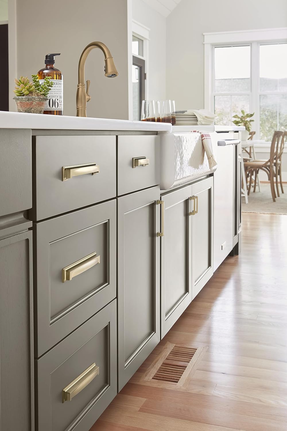 Amerock | Cabinet Pull | Golden Champagne | 5-1/16 inch (128 mm) Center to Center | Appoint | 1 Pack | Drawer Pull | Drawer Handle | Cabinet Hardware