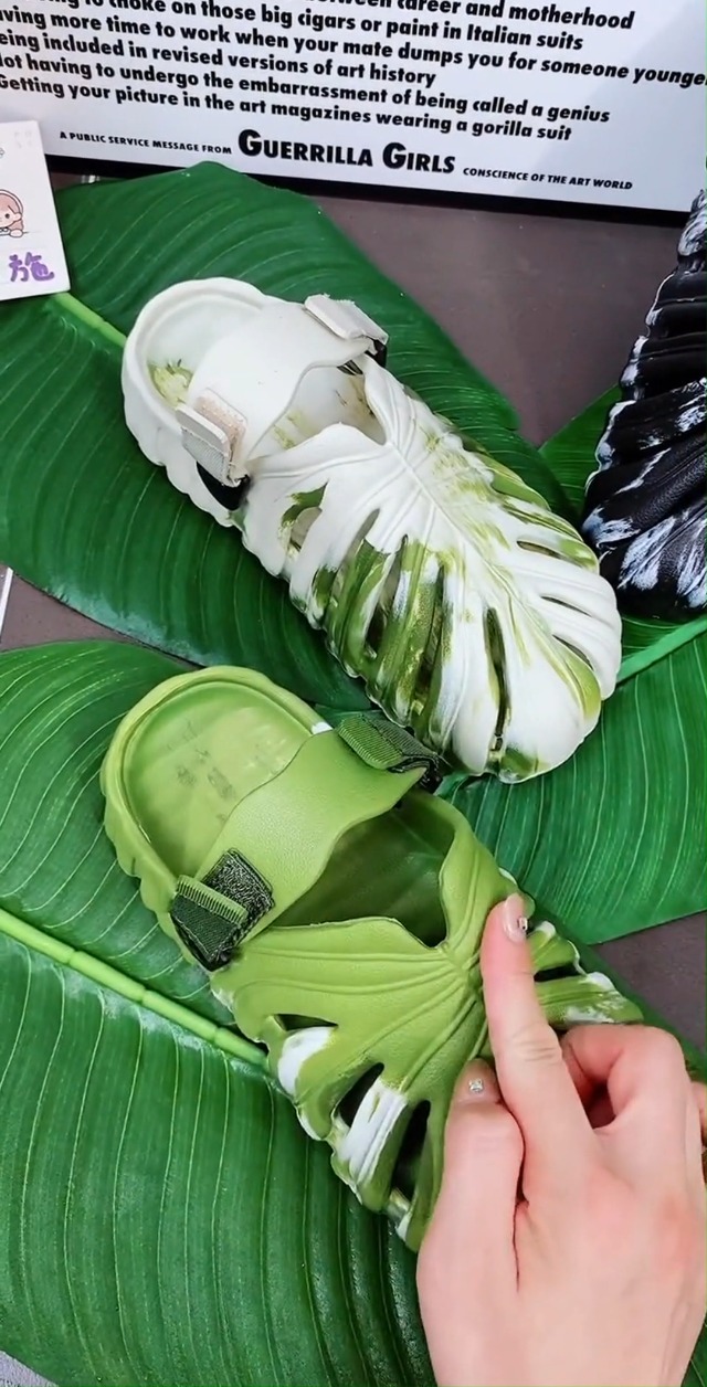 Amazon.com | Variegated Monstera Shoes for Women And Men, Monstera Leaf  Pattern Slippers Summer, Anti-Slip Soft Plant Print Slides (Camouflage  black-A, Adult, Women, 4.5, Numeric Range, US Footwear Size System, 6,  Medium) |