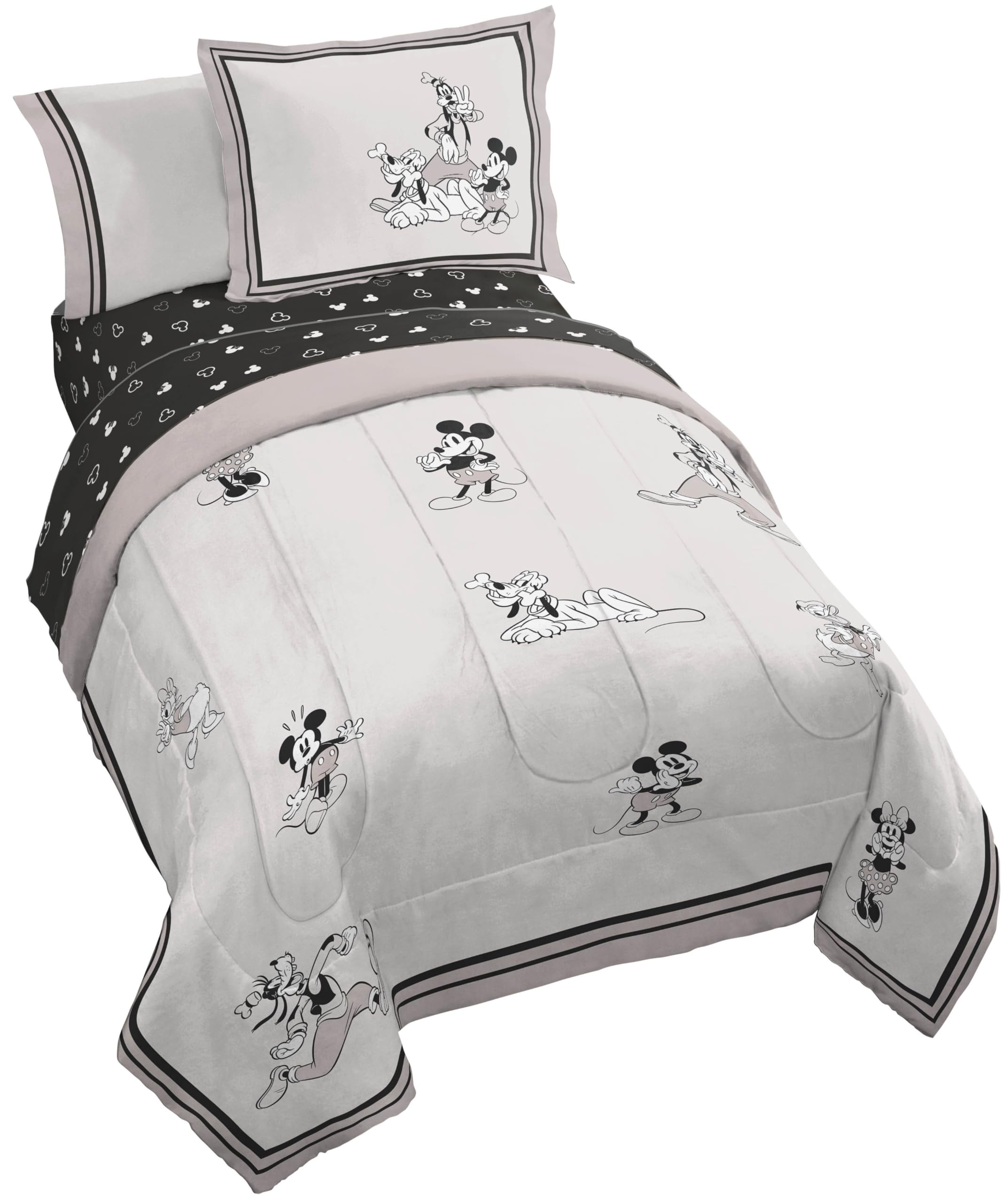 Amazon.com: Disney Mickey and Friends Full Size Comforter Set 7