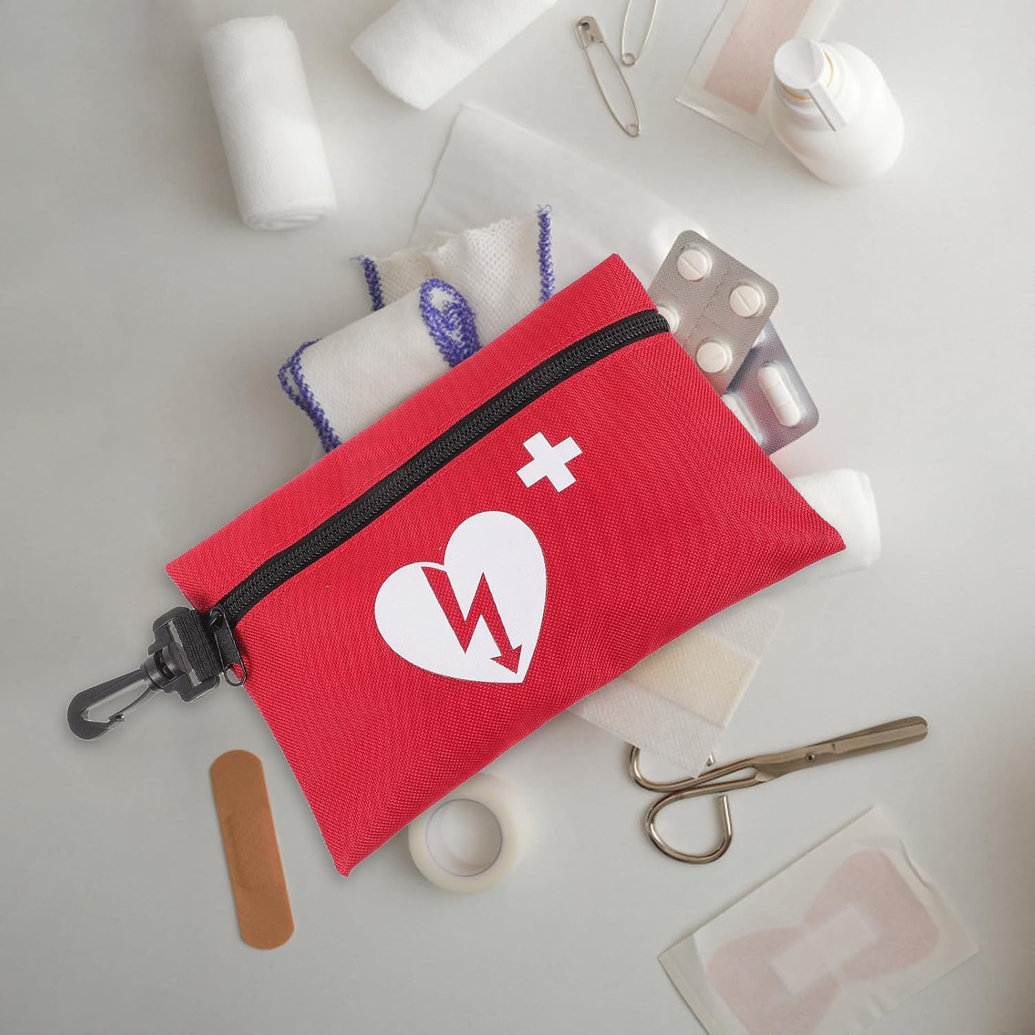 BESPORTBLE Outdoor Survival Emergency Backpack Large Portable Medicine Pouch Household First Aid Kit Travel and Camping Supplies Random Color