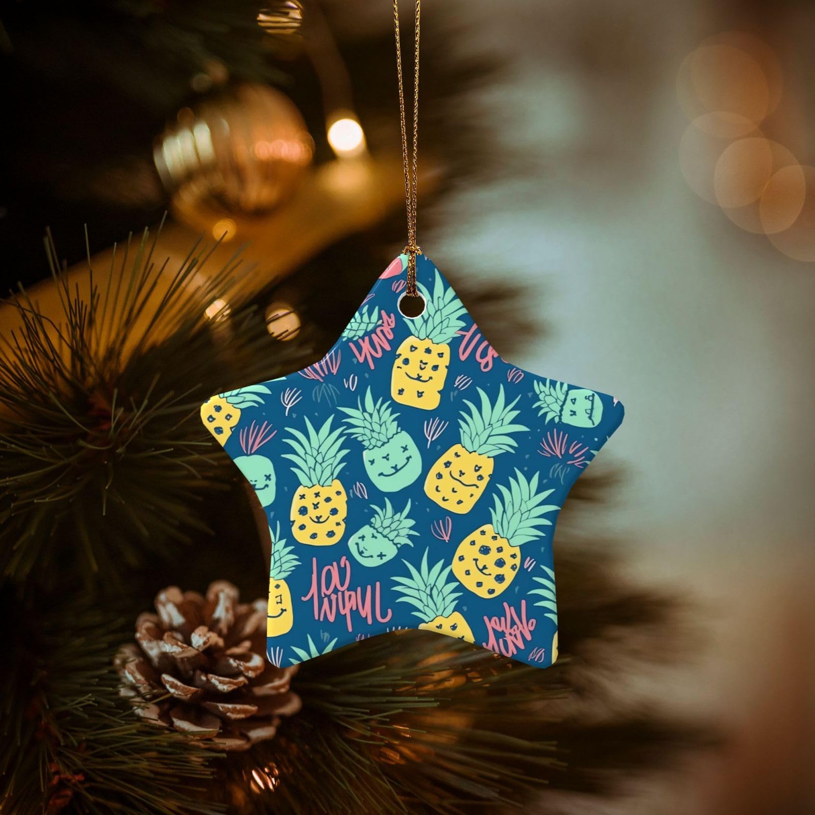 Christmas Tree Ornaments Ceramics Christmas Decorations Cute Pineapple Pattern Ornaments with Gold Ribbon Porcelain Xmas Tree Crafts Star Shape Hanging Pendant for Christmas Tree Party Decor