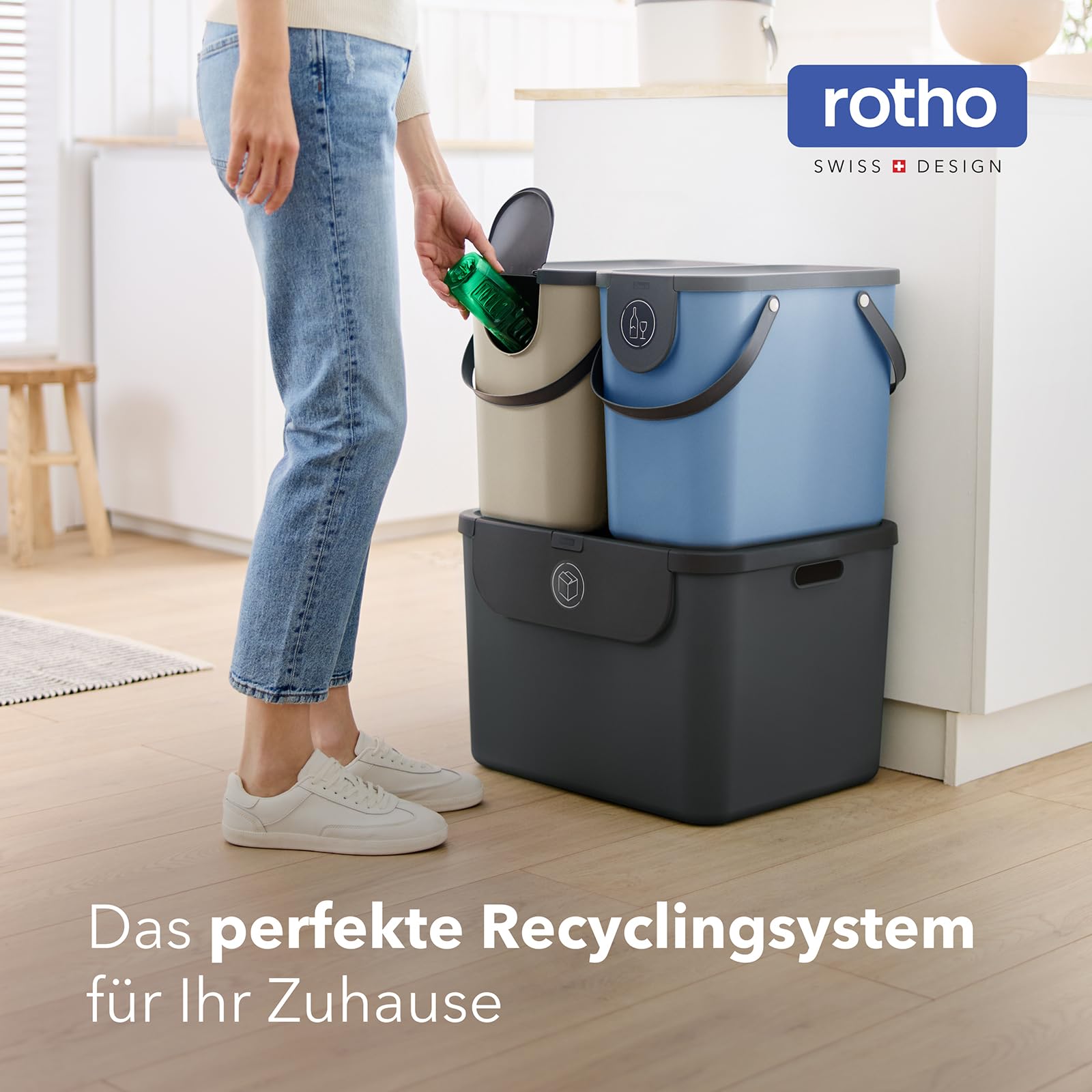 Rotho Mülleimer Küche Albula Mülltrennsystem 3-teilig mit Deckel 105 L | Mülleimer mit Deckel, Papierkorb für Büro und Haushalt, schwenkbare breite Klappe, stapelbar, zwei Tragegriffe, 6 Sticker