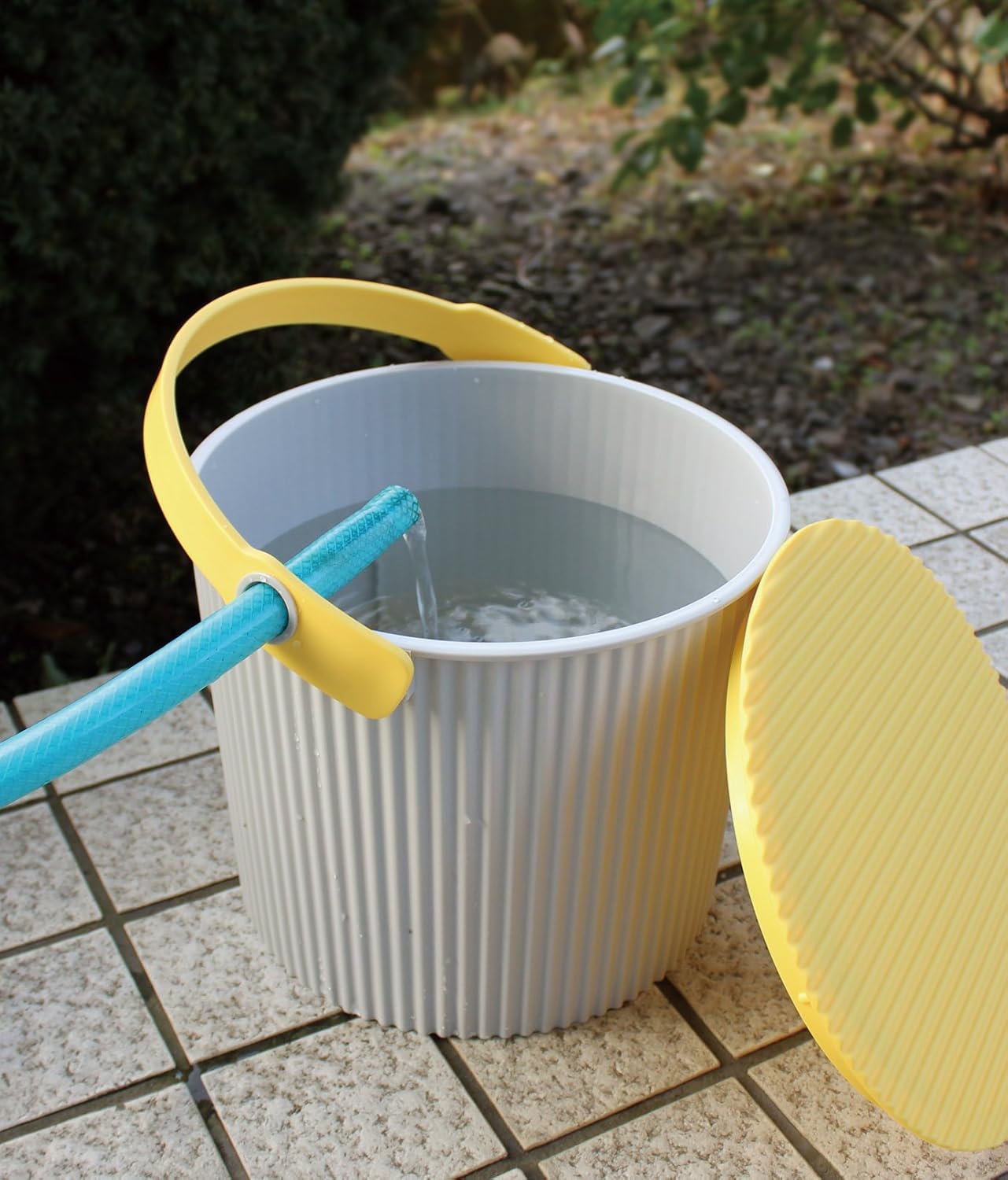 Yawata Kasei 236436 Buckets with Lid, Yellow, Mini 1.6 gal (4 L) Way-be Flaychair Bucket