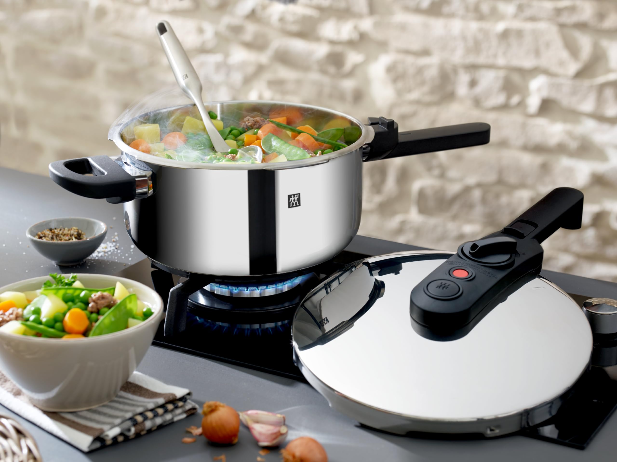 ZWILLING EcoQuick II Schnellkochtopf/Dampfdrucktopf, 22 cm, 6L, für alle Herdarten inkl. Induktion, Edelstahl, Silber
