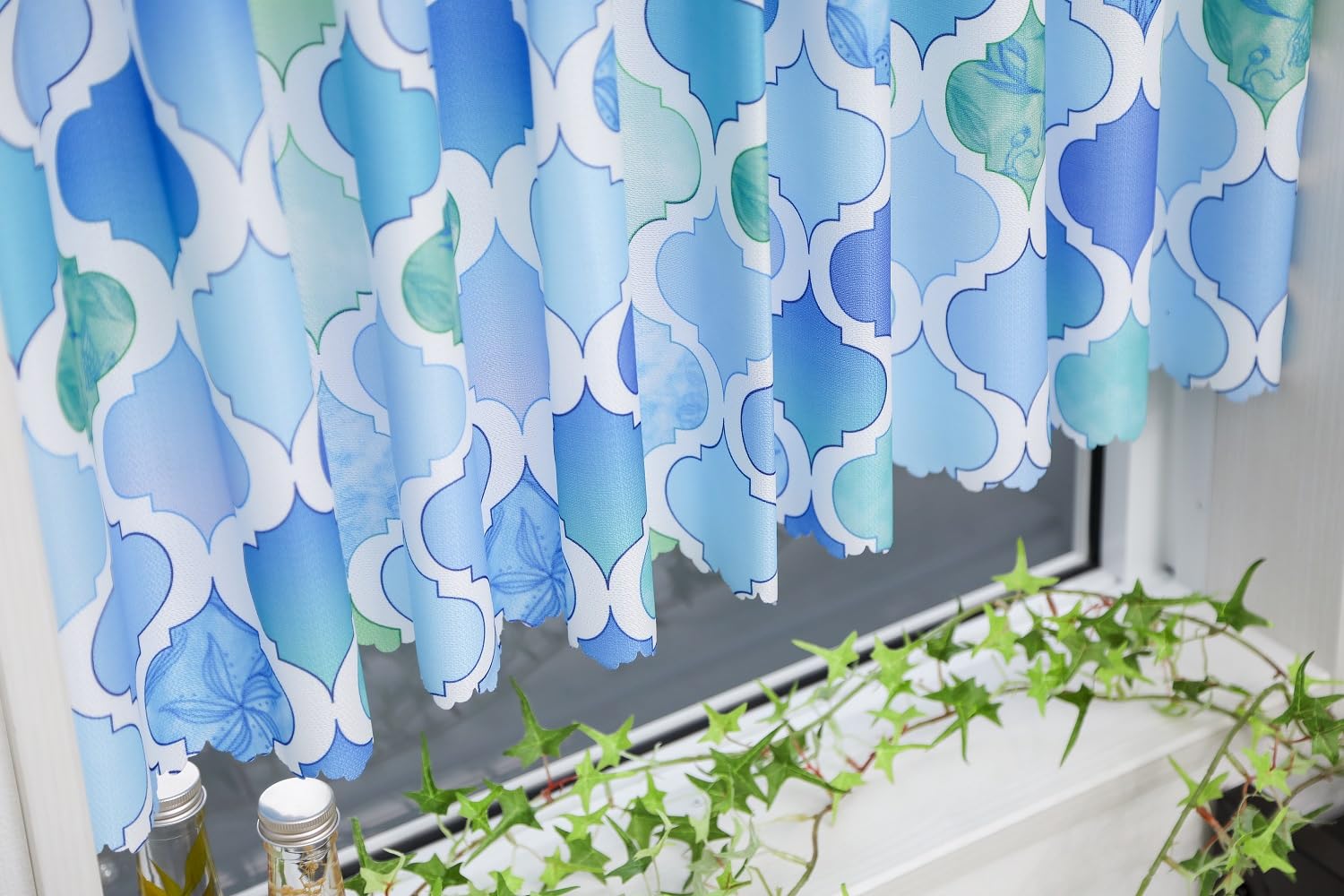 Amazon｜カフェカーテン ミラーレース 目隠し 幅 142cm 小窓用 16