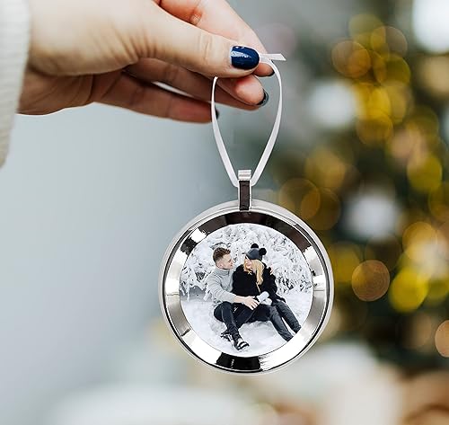 Vista 4 de Smile Art Design Adorno de Navidad con foto personalizada 2025/2026, adornos de metal enmarcados, adorno de imagen personalizada, adorno familiar