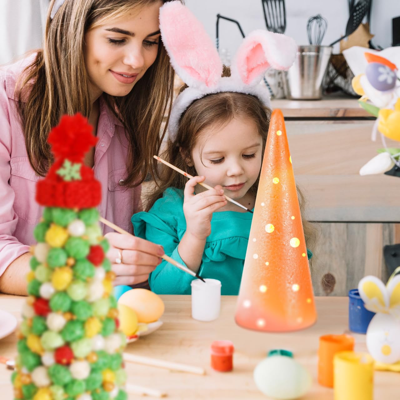 Angoily 2 conos de espuma blanca hechos a mano para proyectos de manualidades, base de adorno de poliestireno sólido para decoraciones de Navidad, preescolar y jardín de infantes, accesorios de