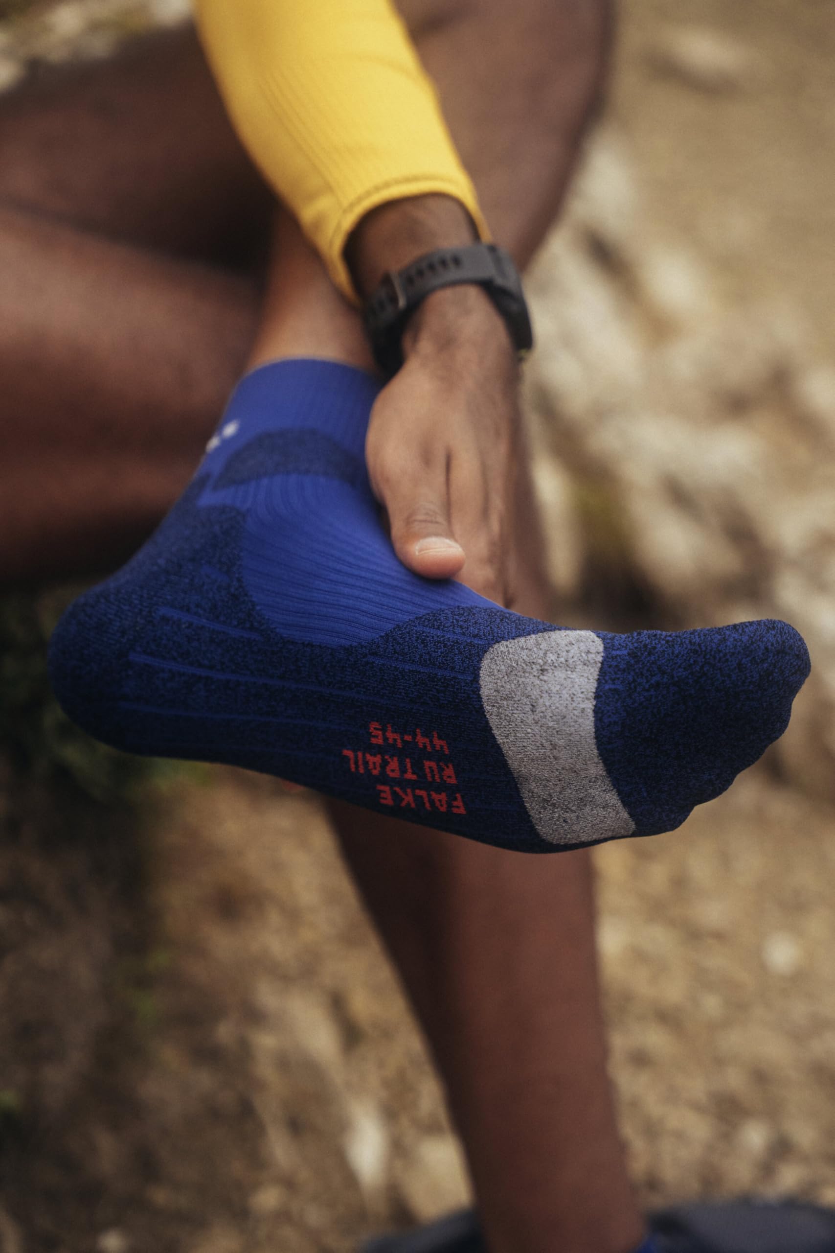FALKE hombre RU Trail Grip calcetines para correr refuerzos mediso con hilo de agarre en la zona delantera zonas de compresión en el tobillo secado rápido transpirable hilo funcional 1 par