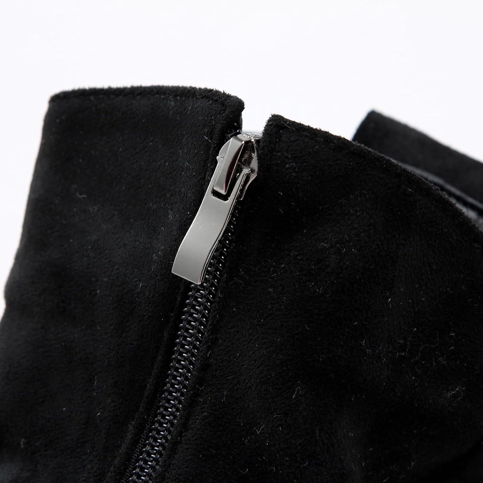 Stivaletti da donna eleganti in pelle scamosciata, a punta con fibbia, con tacco corto
