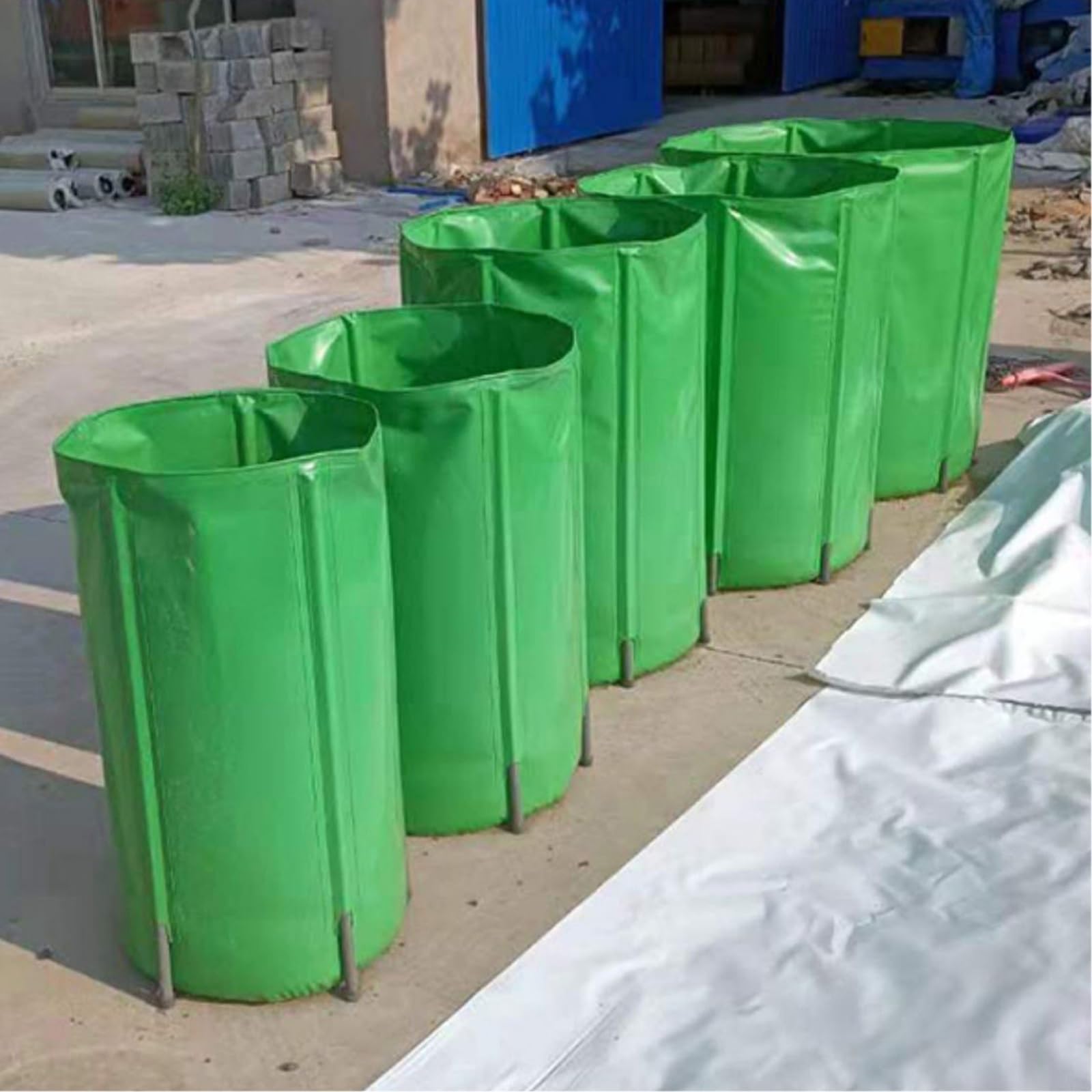 Barile pieghevole per la raccolta dell'acqua piovana da 160 l, con design a tenuta stagna per un facile approvvigionamento idrico, ideale per giardinaggio ecologico e uso esterno