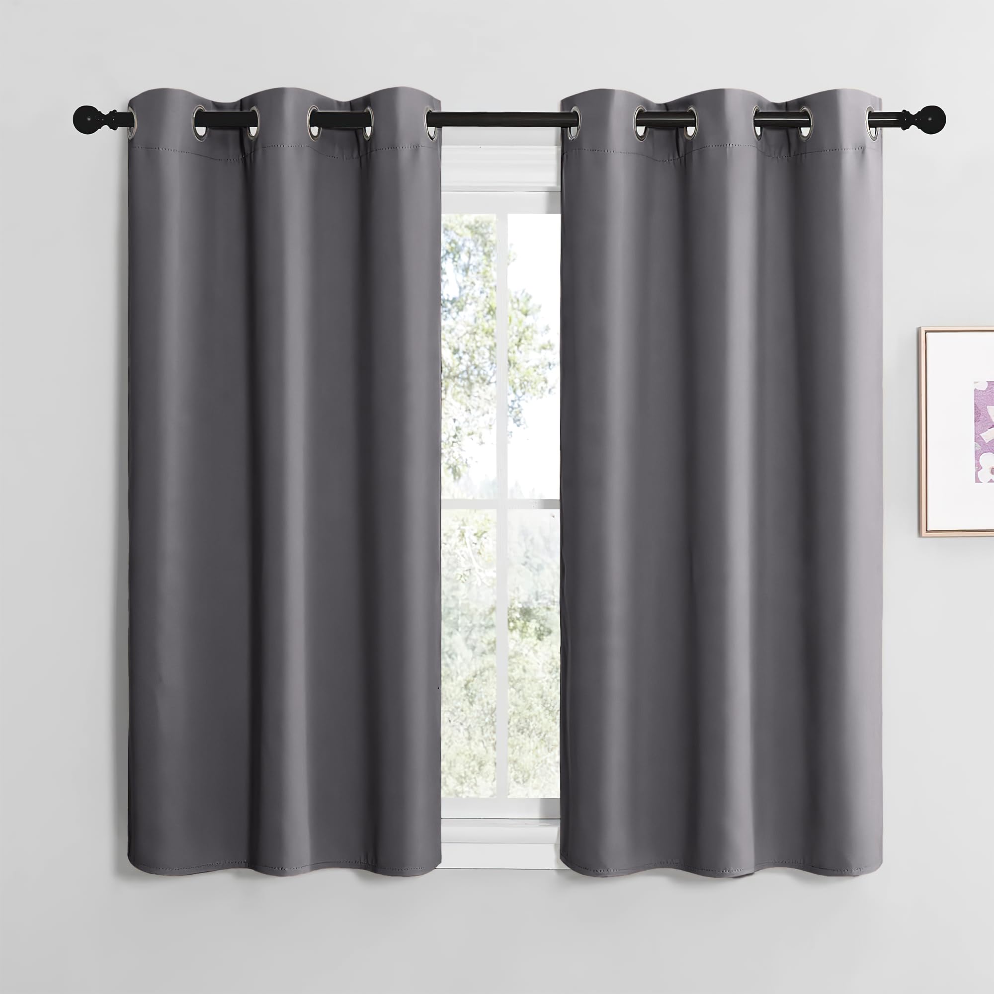 NICETOWN Cortinas Cortas de Ventanas Grises Opacas Cortinas Blackout Termicas Aislantes Frio Decorativas para Salon Dormitorio Habitacion 2 Paneles con Ojales 107x120cm Gris Global Recycled Standard OEKO-TEX STANDARD 100 Global Recycled Standard Global Recycled Standard