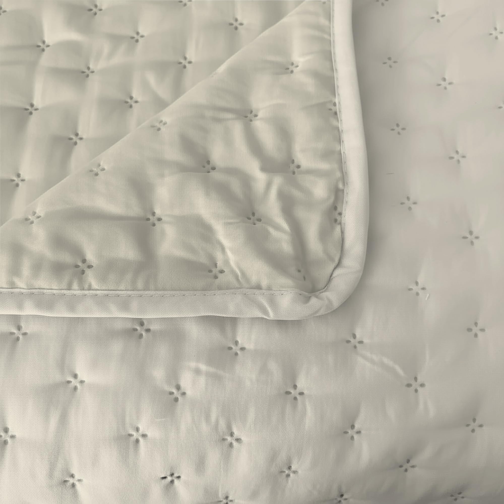 Couvre-lit matelassé d’été Water Washed, Couvre-lit en Microfibre, matelassé et rembourré 100 g, Couverture lit Simple 160x250 cm - Sabbia/Crema