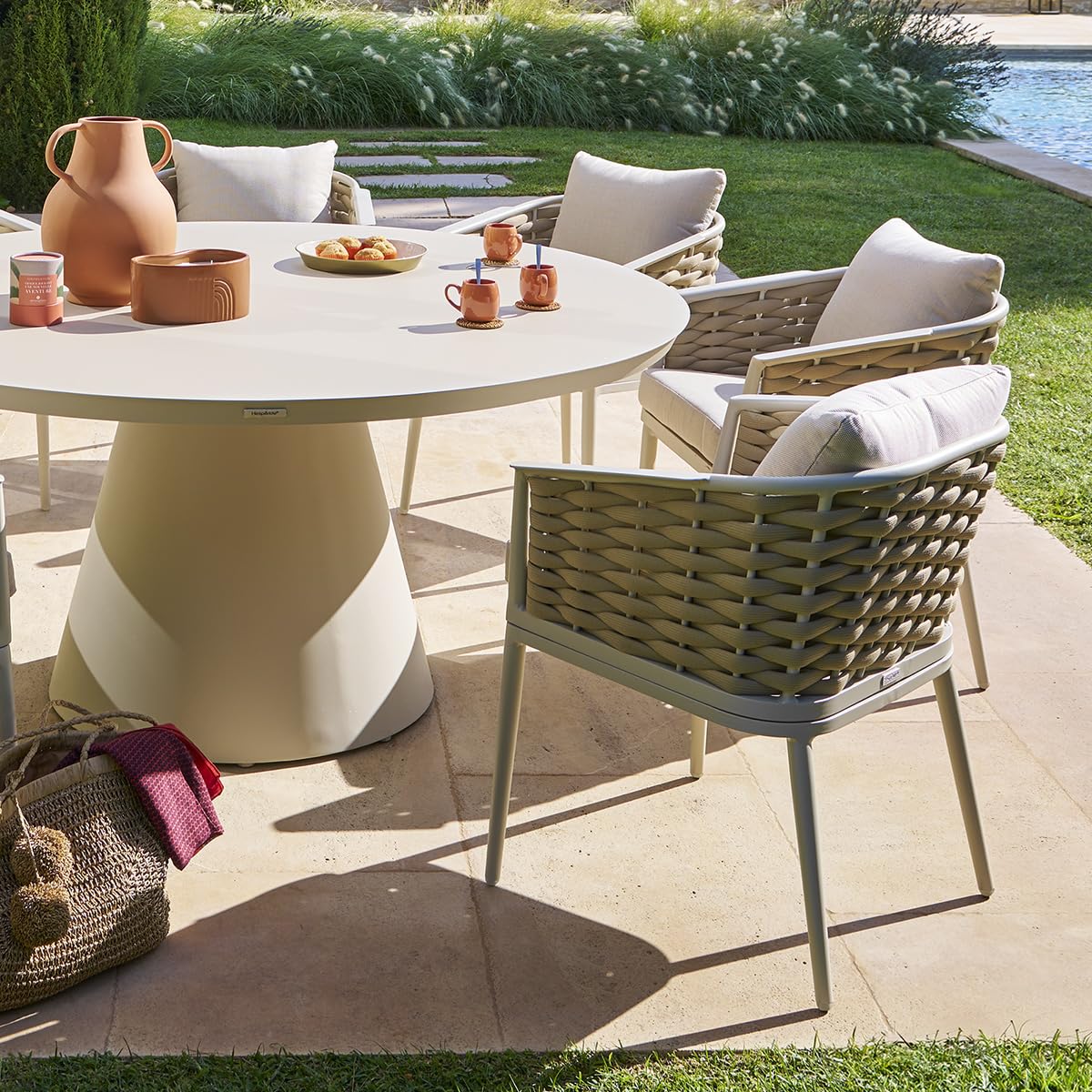 HESPERIDE - Juego de 2 sillones de jardín Yconia, Color Arcilla y Beige, Tejido Resistente al óxido e Impermeable, cojines desenfundables, muebles para terraza y balcón