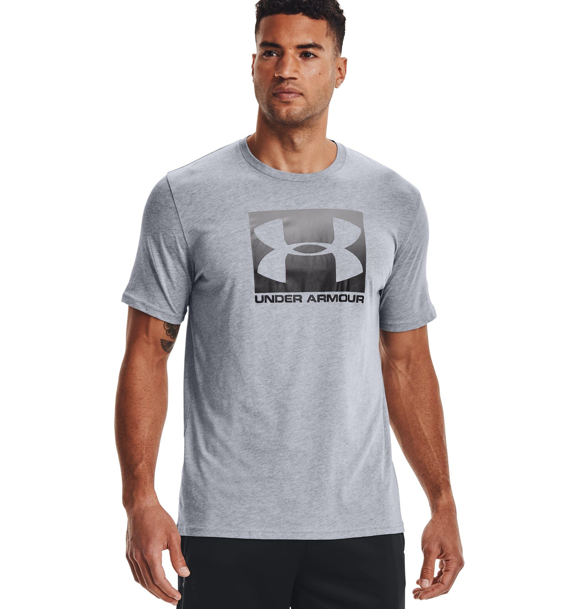 Under ArmourMen UA BOXED SPORTSTYLE, Stylish and Comfortable T Shirt for Men, Breathable Gym and Fitness Clothing