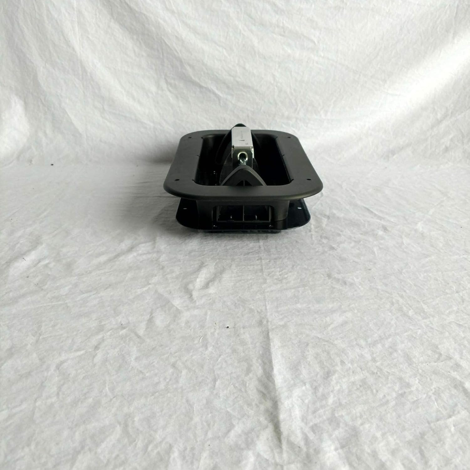 Horse Cargo Enclosed Trailer Roof Vent 1 Pair Black Aluminum Low Profile Air Flow 2 Ea.- Trim Rings & Gaskets. Bi-Directional lid operation, lid forward or reverse.