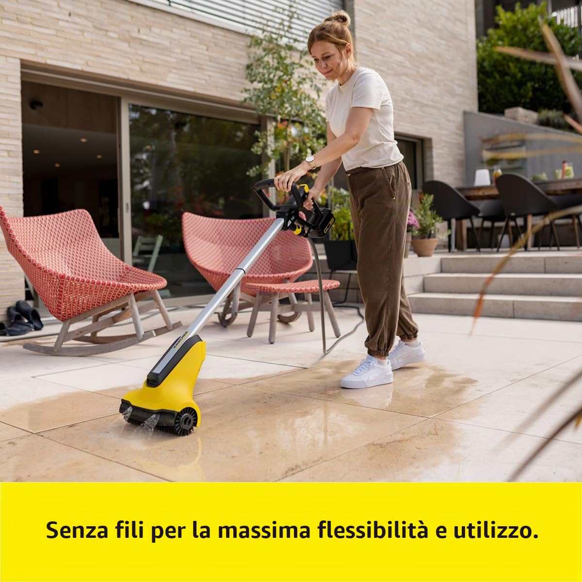 KÄRCHER lavasuperfici a batteria PCL 3-18, ideale per la pulizia dello sporco ostinato da terrazzi e patii, pressione: max. 10 bar, portata d'acqua a 4 bar: max. 180 l/h (batteria non inclusa)