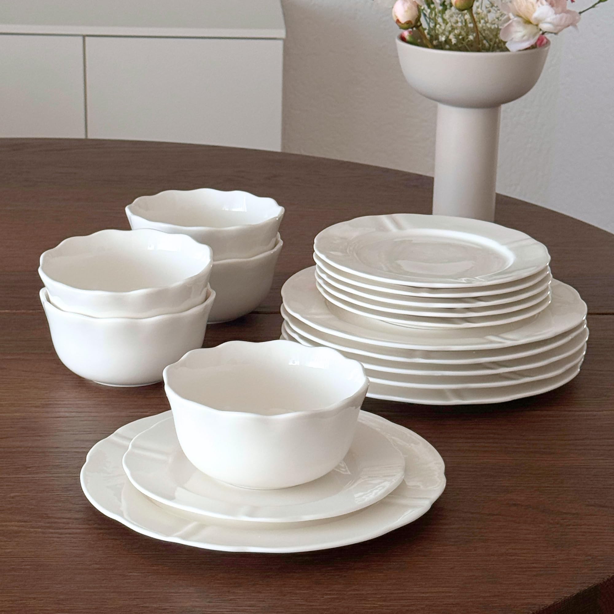 Zoha Plain White Geschirrset 18 Teilig für 6 Personen – Weißes Porzellan Tellerset, Spülmaschinenfest & Mikrowellengeeignet, Minimalistisches Tafelservice
