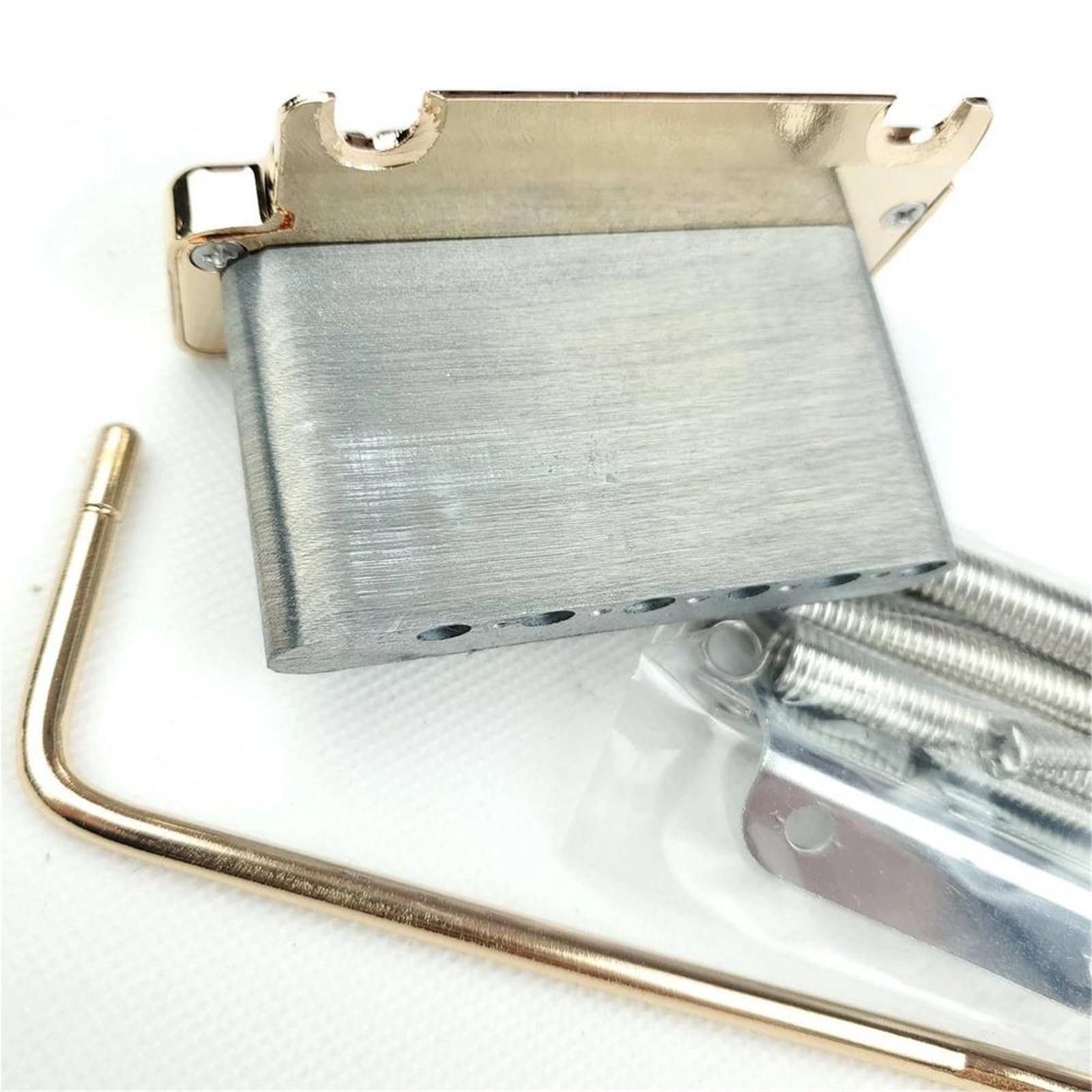 Do gitary ST 2 Post Gold Double Shake Tremolo Bridge WOV08 Mostek Gitary Profesjonalnej