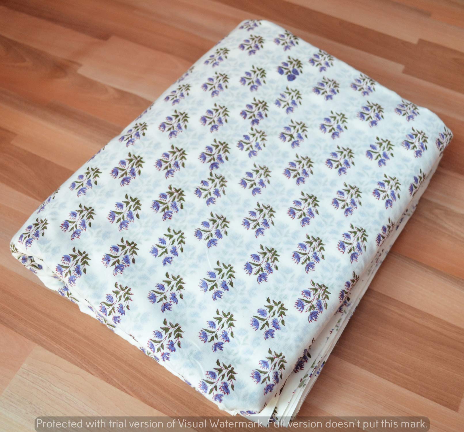 Traditional Jaipur Tkaniny bawełniane z nadrukiem kwiatowym by The Yard, indyjska tkanina z nadrukiem na letnią sukienkę, kurti, szalik, poduszka, pokrowiec na sofę (20 metrów)