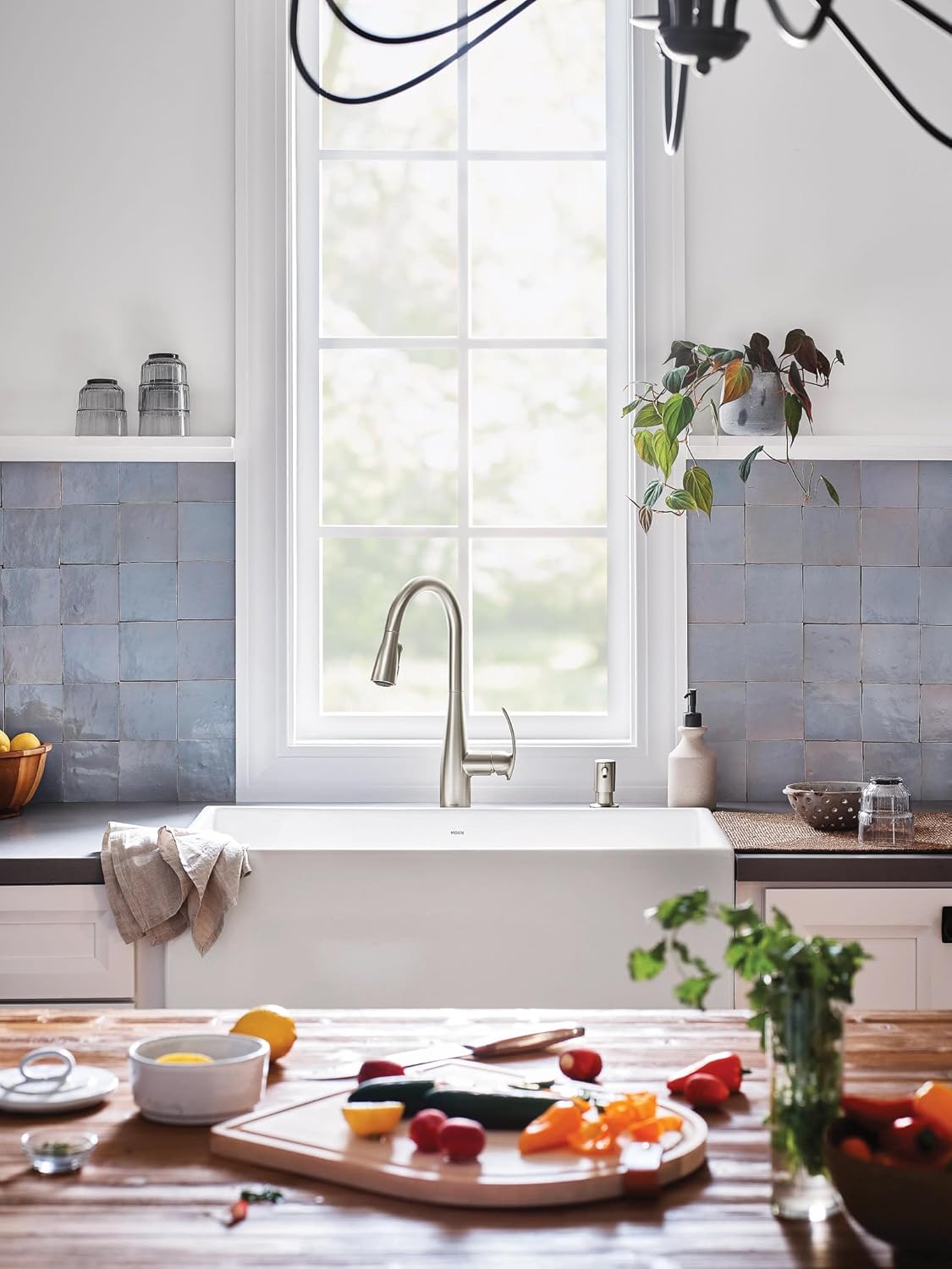 Moen Reyes Stainless Pulldown Kitchen Faucet with Soap Dispenser and Power Boost, Transitional Kitchen Faucet, One-Handle High Arc, Easy Installation, Spot Resist Finish, 87932SRS - Image 2