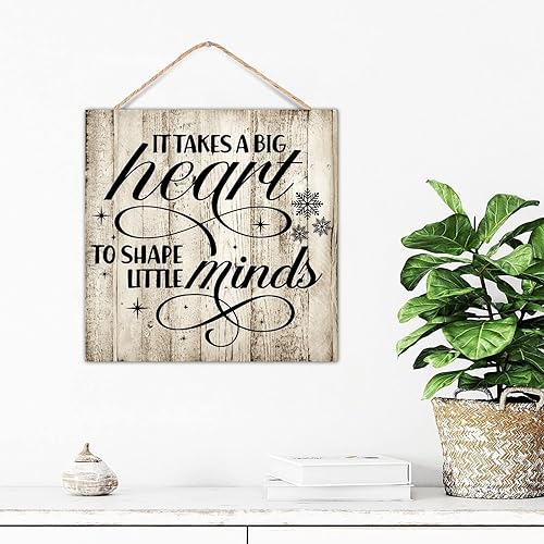 Miniatura 2 de CustonCares Letrero inspirador de decoración de pared para interiores, con texto en inglés "It Takes A Big Heart to Shape Little Minds", decoración