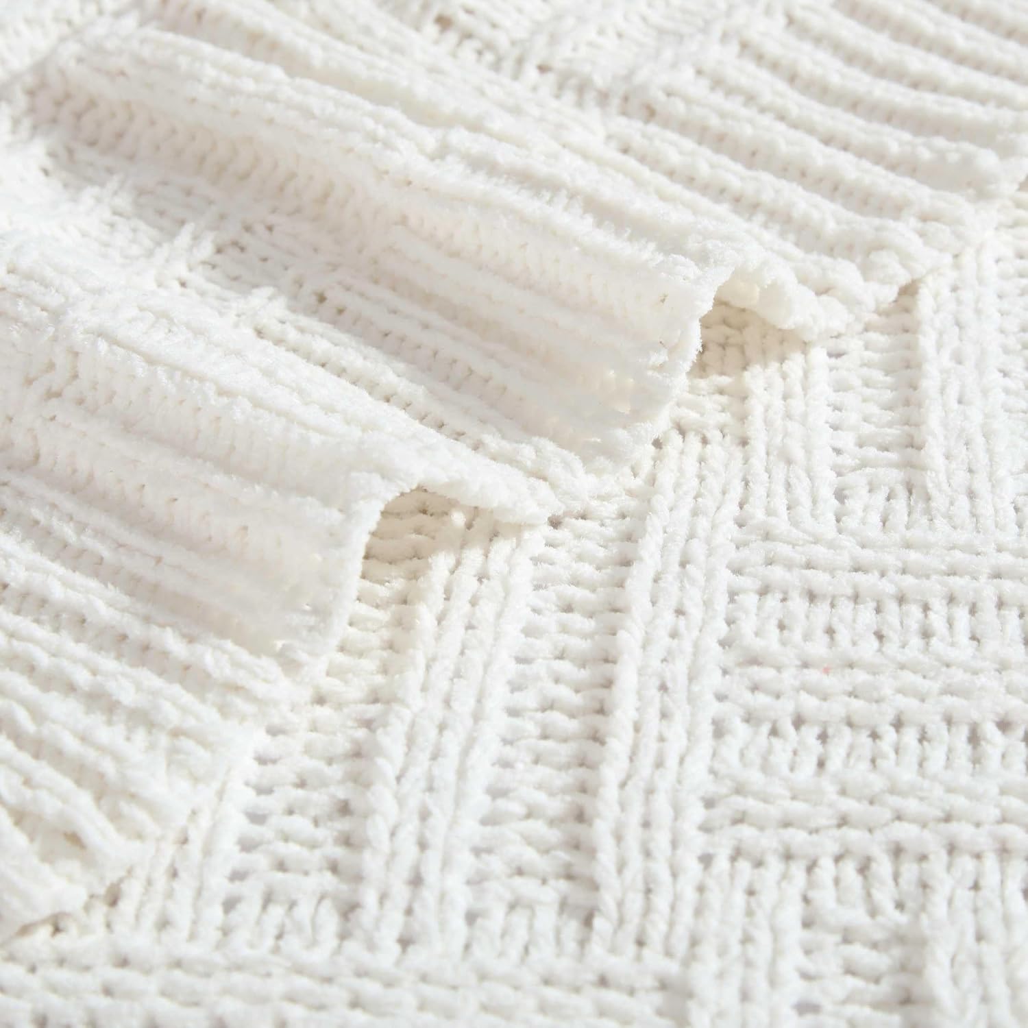 Tommy Bahama - Throw Blanket, Super Soft Bedding, Ideal for Couch & Chair (Chain Basket White, 50 x 60)