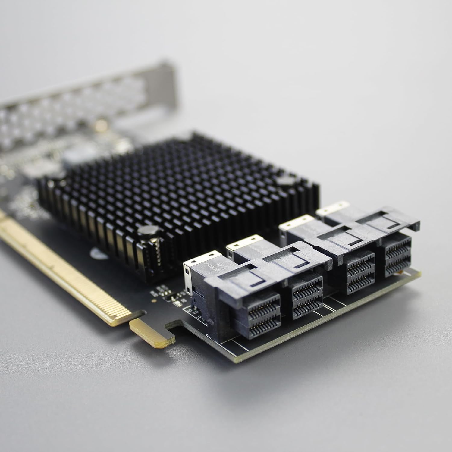 GLOTRENDS ST583 4-Port SFF-8643 to PCIE 3.0 X16 Adapter Card with PEX8747 Controller for High-Density U.2/U.3/M.2 NVMe RAID Storage Solution