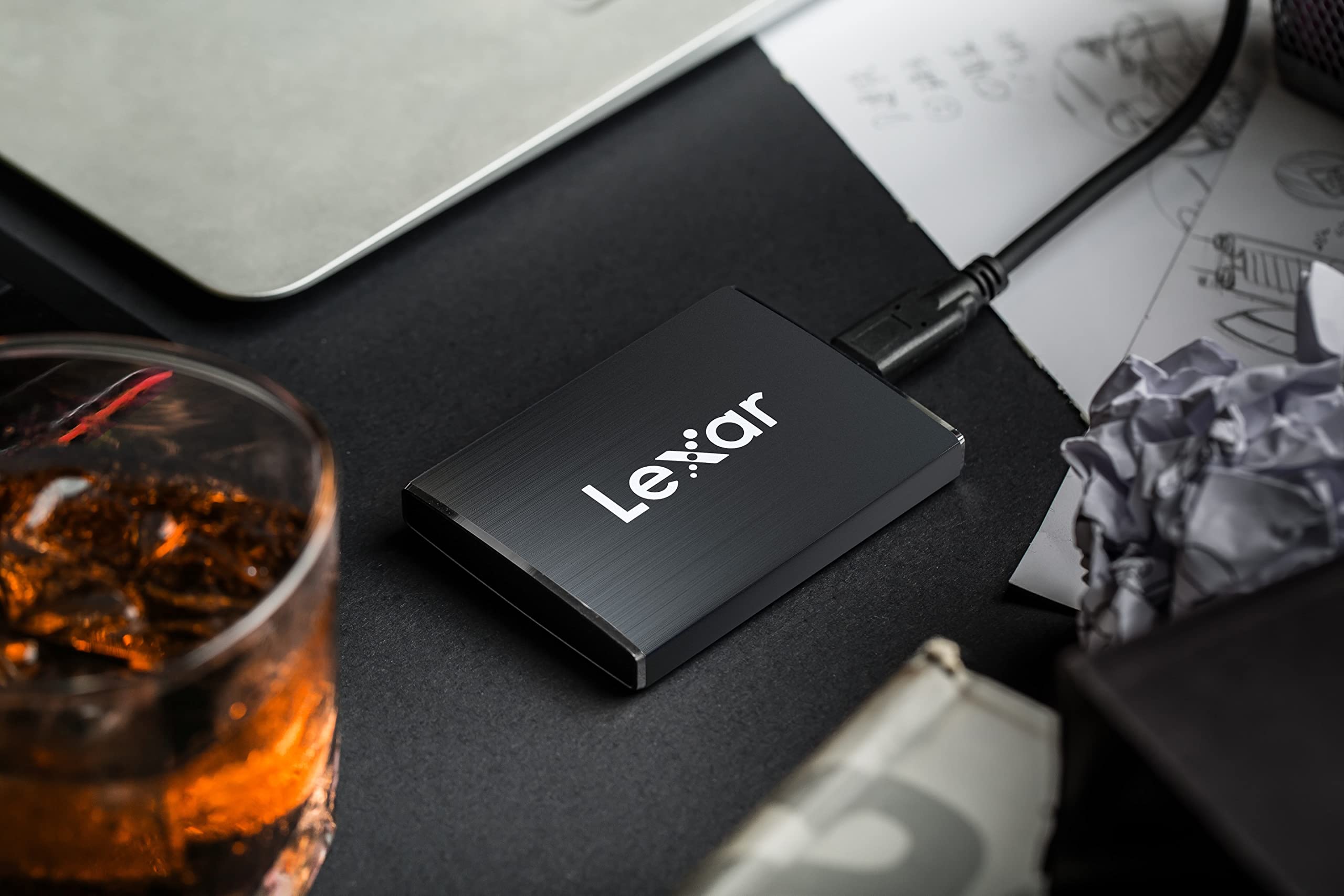 Lexar SL100 SSD Portatile 1TB Professionale, Unità Esterna SATA III, Velocità Lettura 1050MB/s, Alluminio Nero