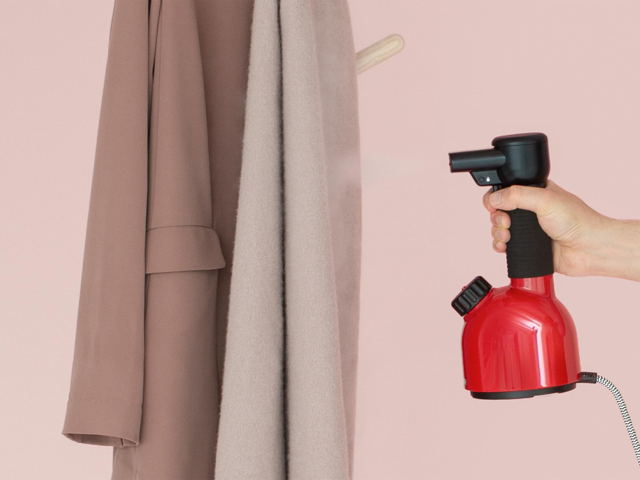 Laurastar IGGI Intense Red Défroisseur Vapeur à Main,Défroisse et Purifie les Textiles, Compact Nomade et Design (rouge)