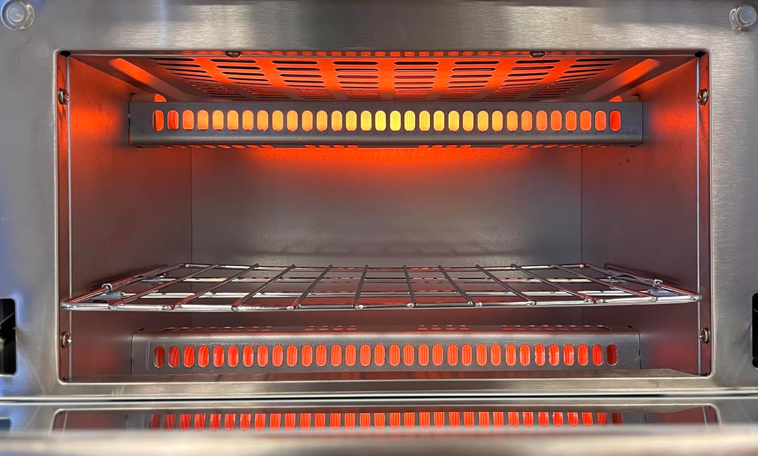 BM-1120WB: 3-in-1 Breakfast Maker in Stainless Steel & White